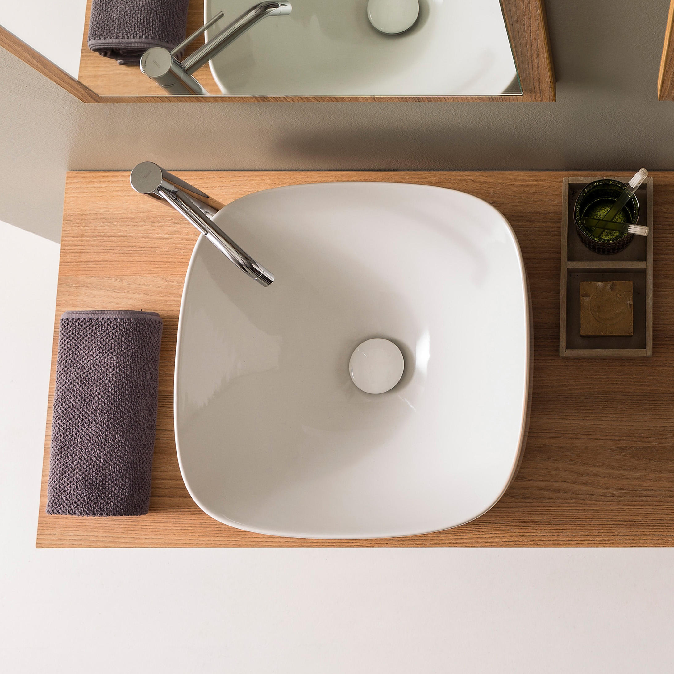 Mostra il prodotto Moon | 42 H18 del produttore Scarabeo Ceramiche