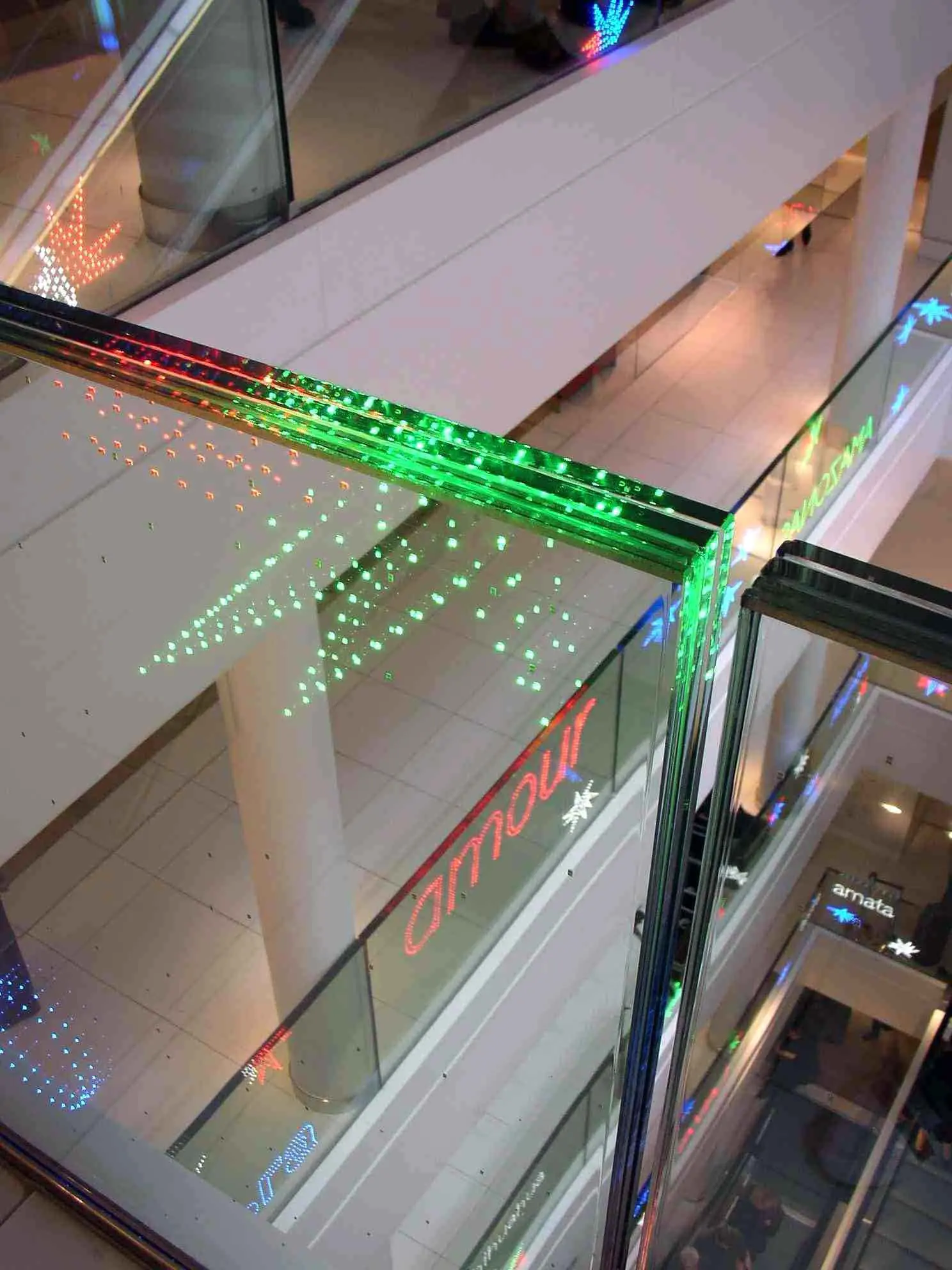 Peter Platz Spezialglas - powerglass® Balustrade: Galeries Lafayette Maison