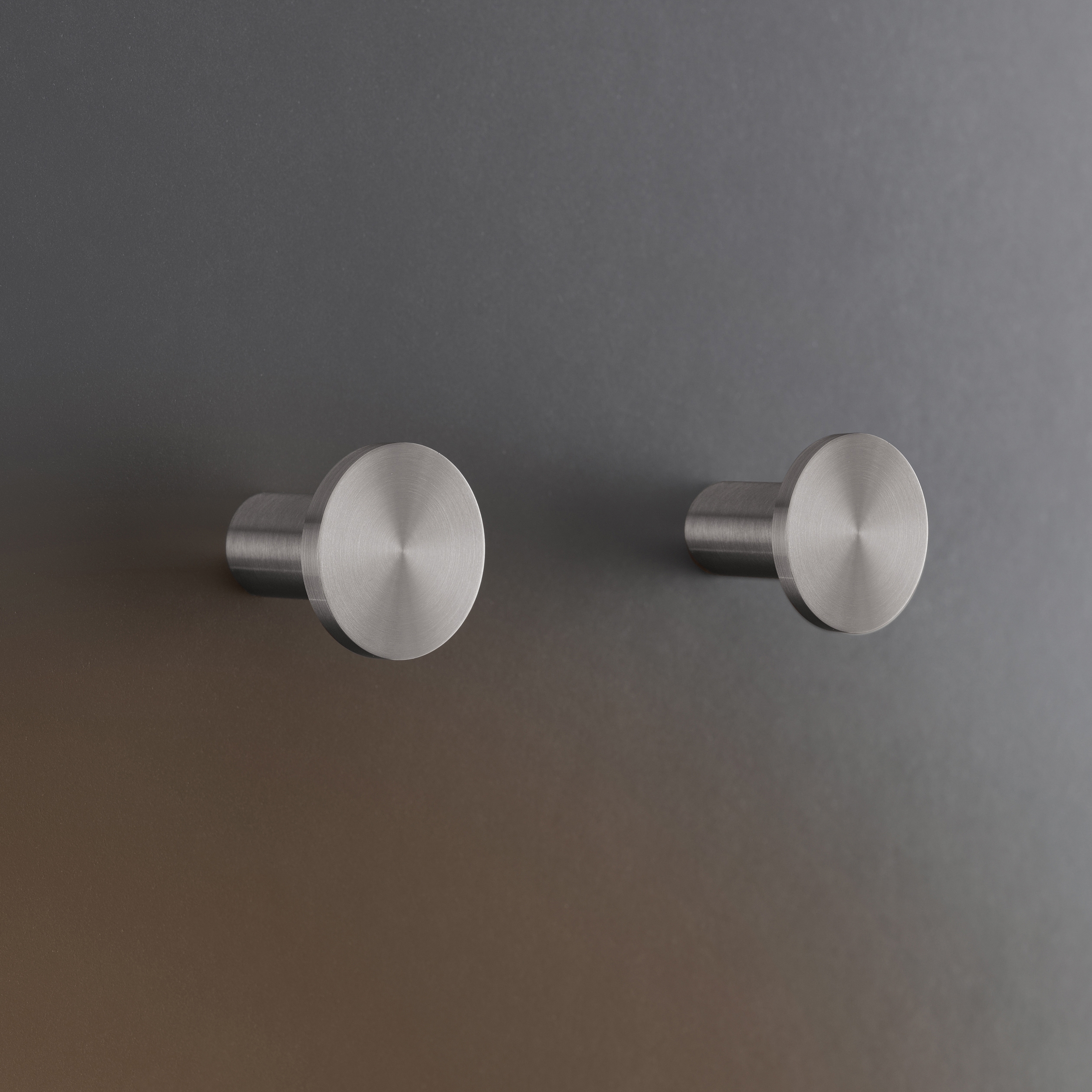 Display product Stem STE01 from manufacturer CEADESIGN