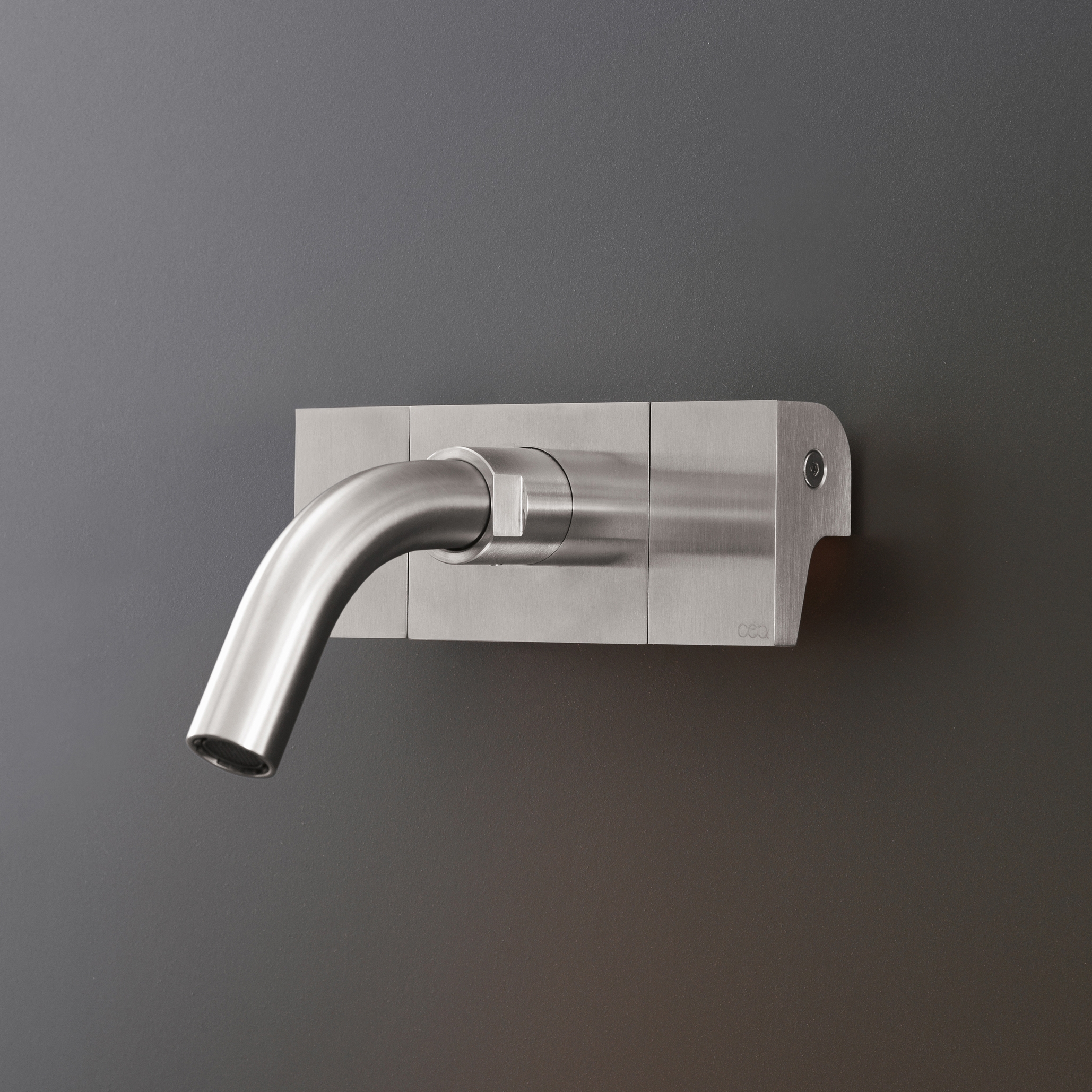 Mostra il prodotto Neutra NEU16 del produttore CEADESIGN
