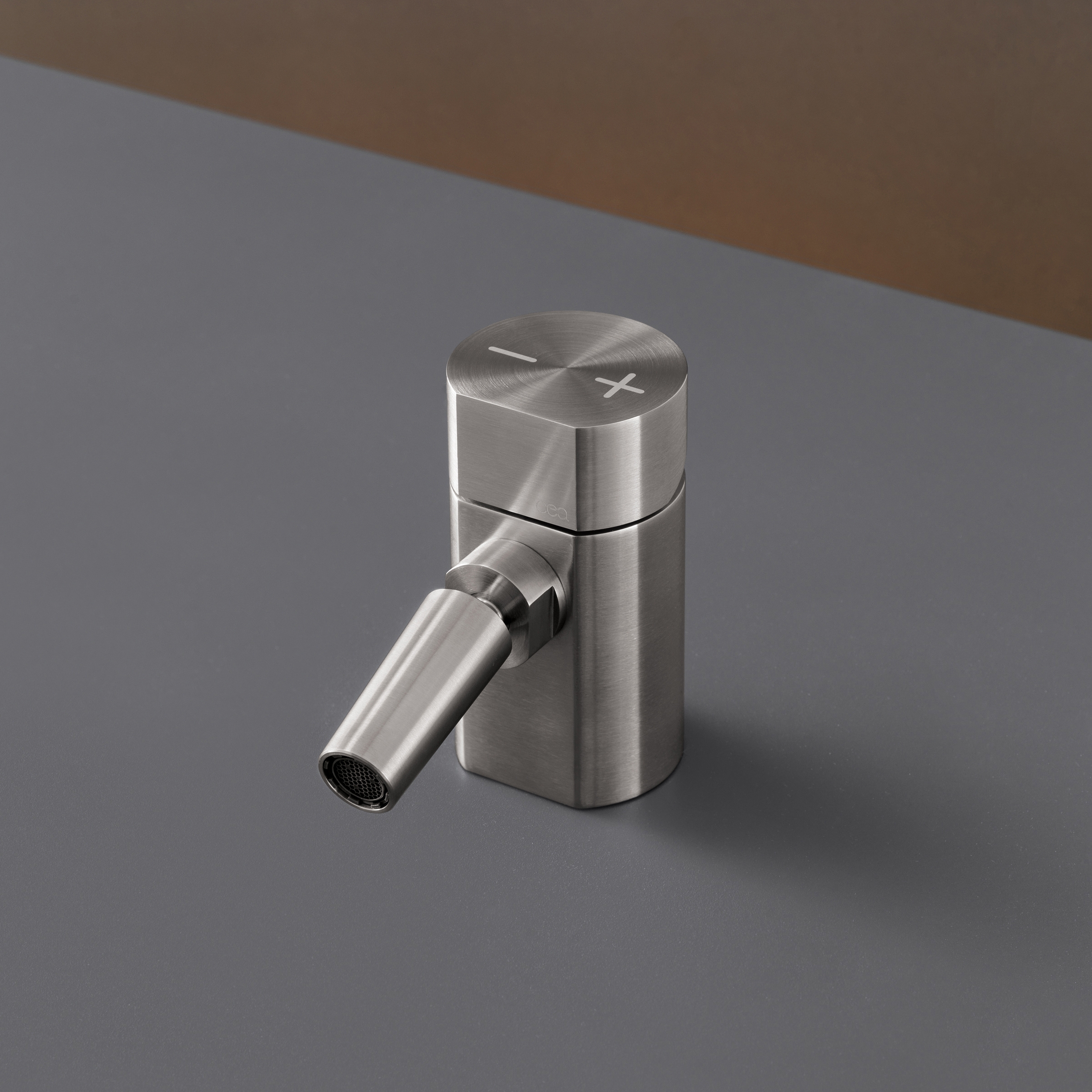 Mostra il prodotto Neutra NEU50 del produttore CEADESIGN