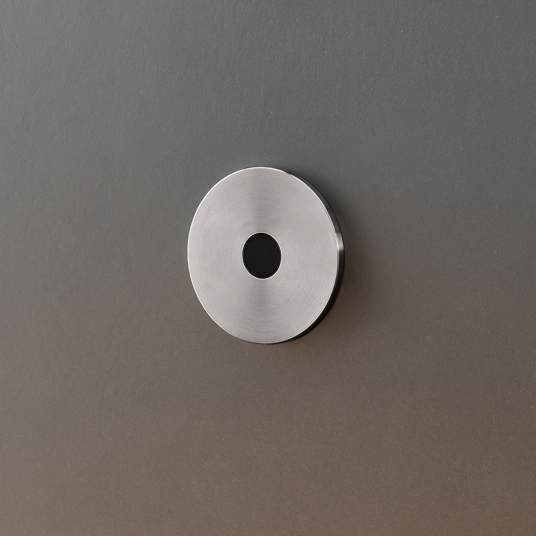 Display product MilO360 IRS04 from manufacturer CEADESIGN