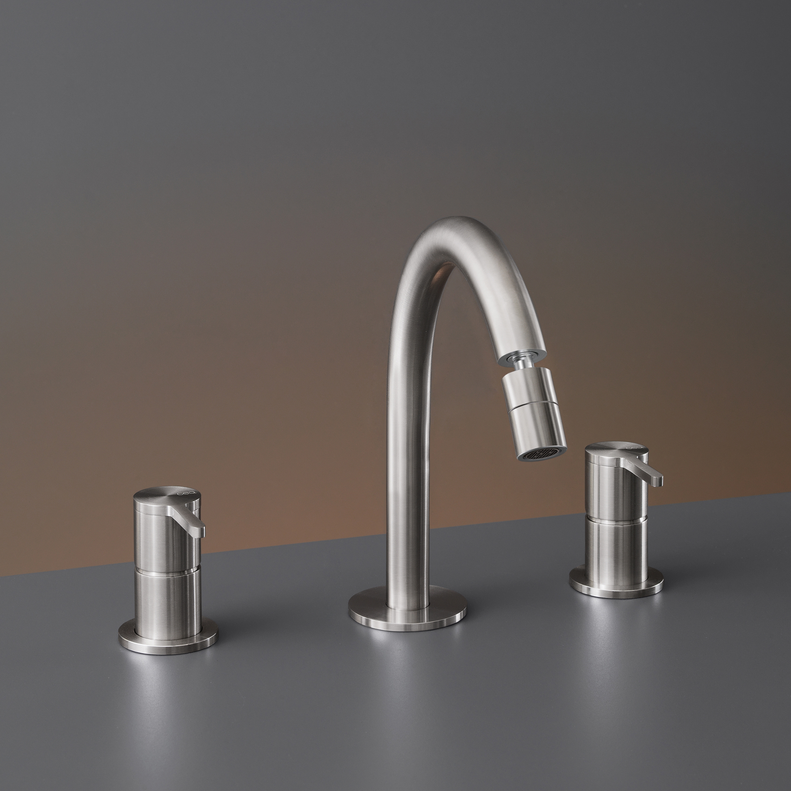 Display product Innovo INV45 from manufacturer CEADESIGN
