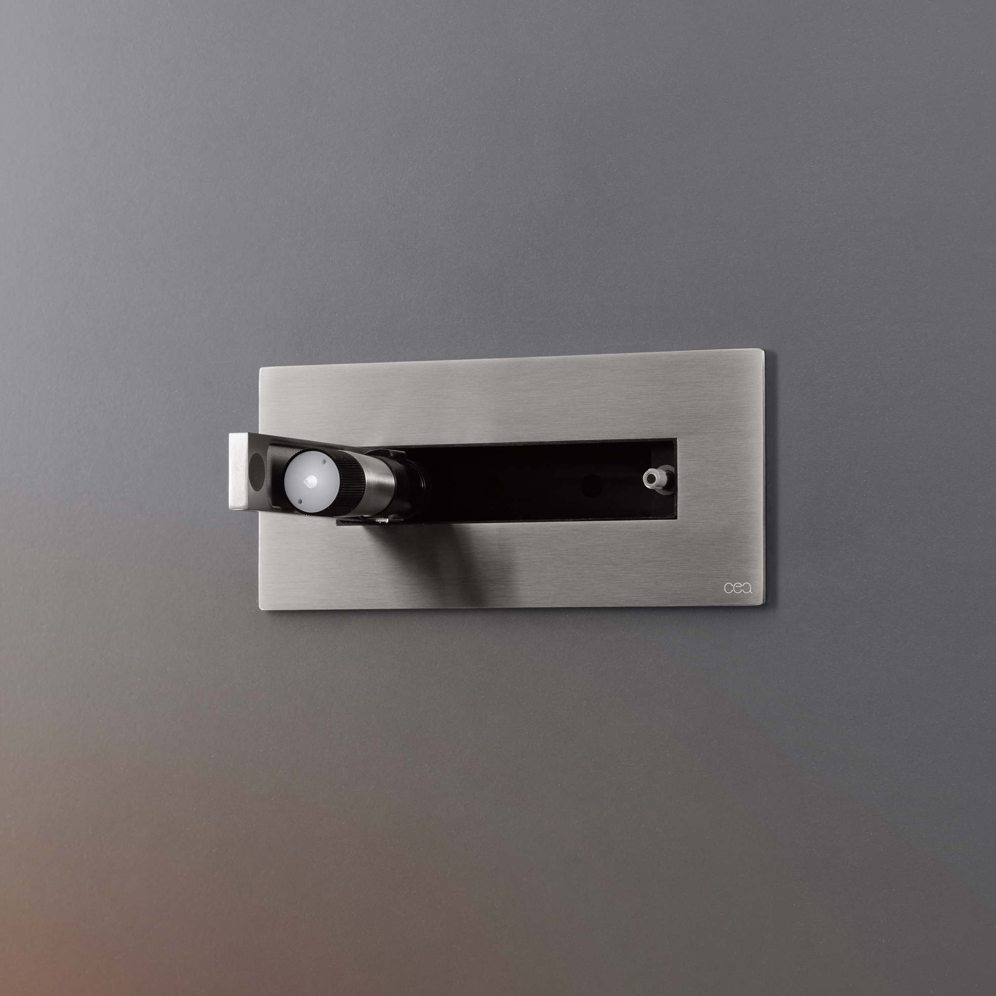 Display product Hydroplate PLA08 from manufacturer CEADESIGN