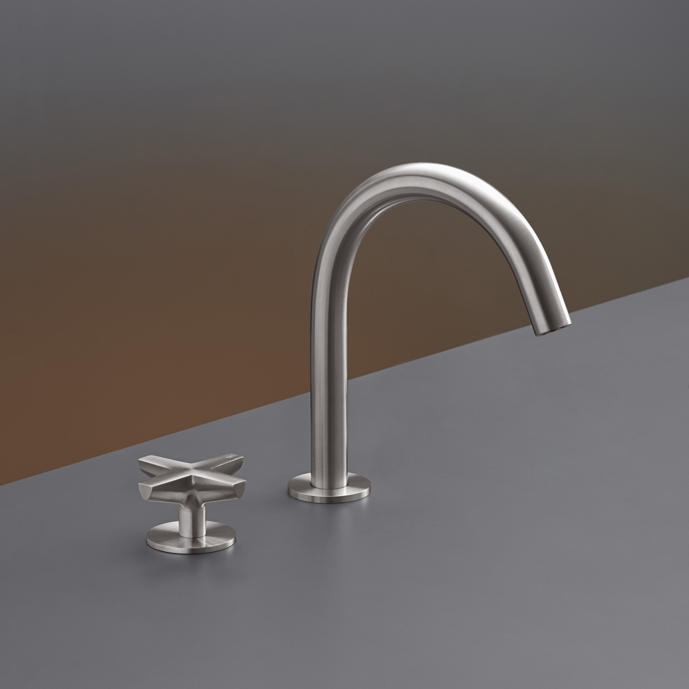Display product Cross CRX01 from manufacturer CEADESIGN