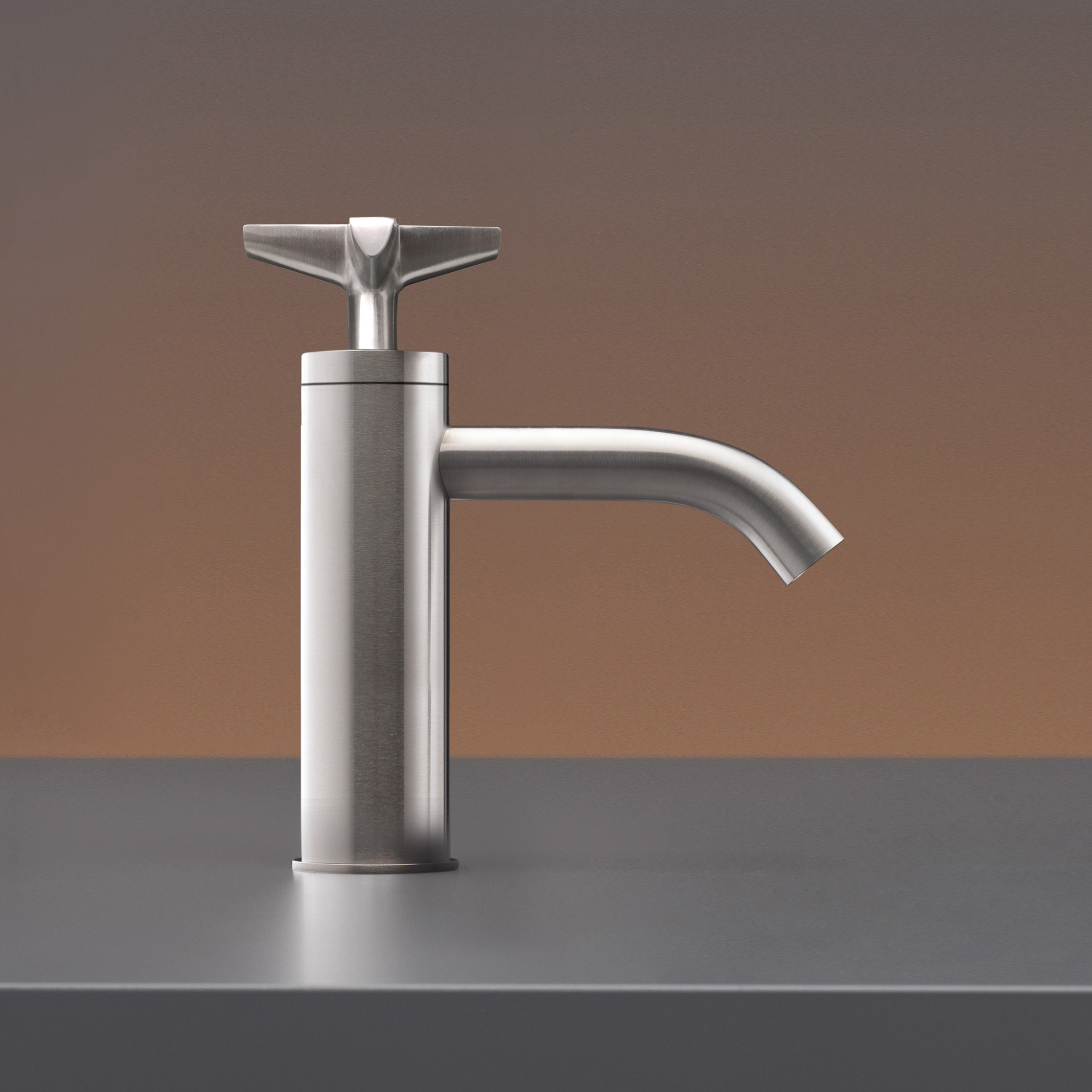 Mostra il prodotto Cross CRX48 del produttore CEADESIGN