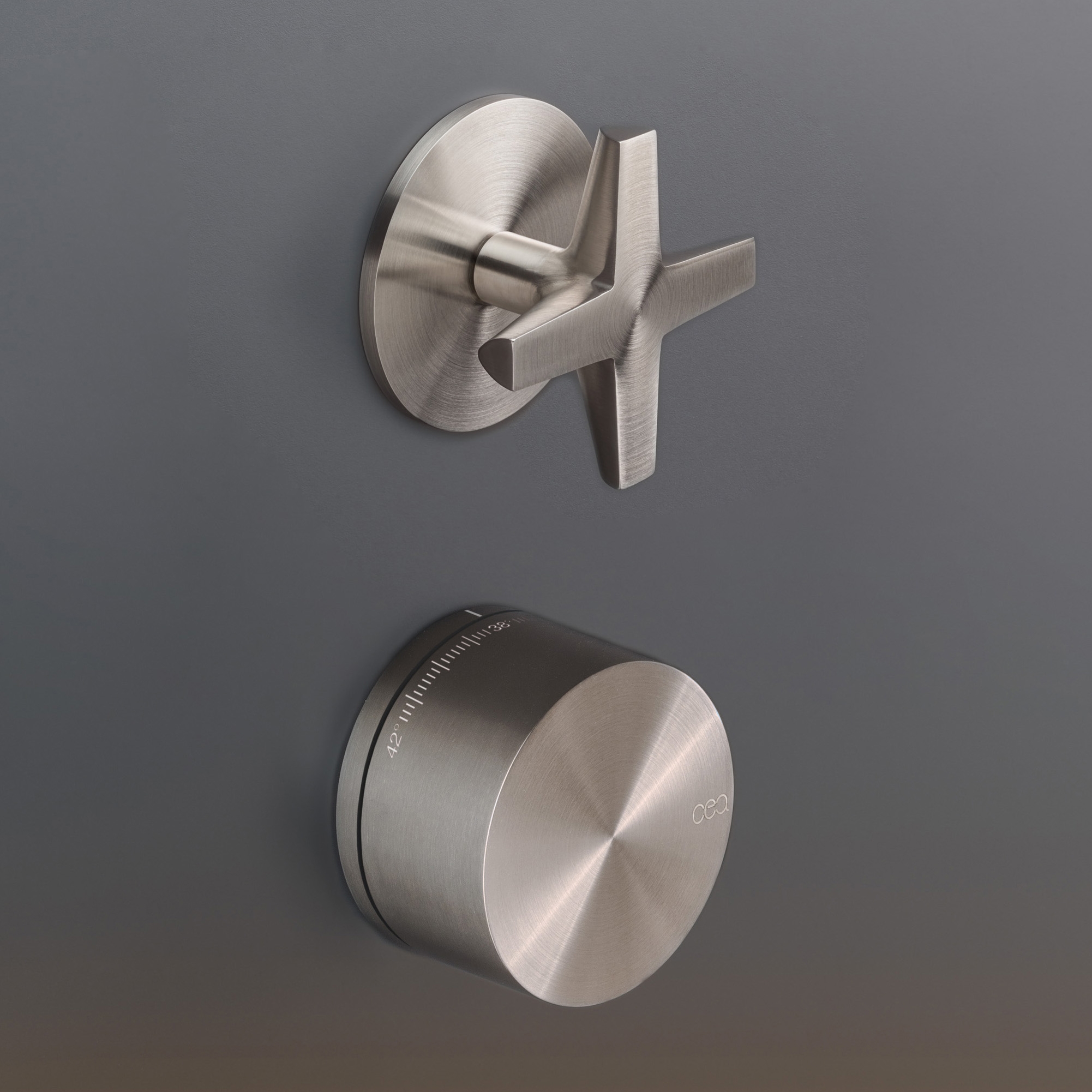 Display product Cross CRX52 from manufacturer CEADESIGN