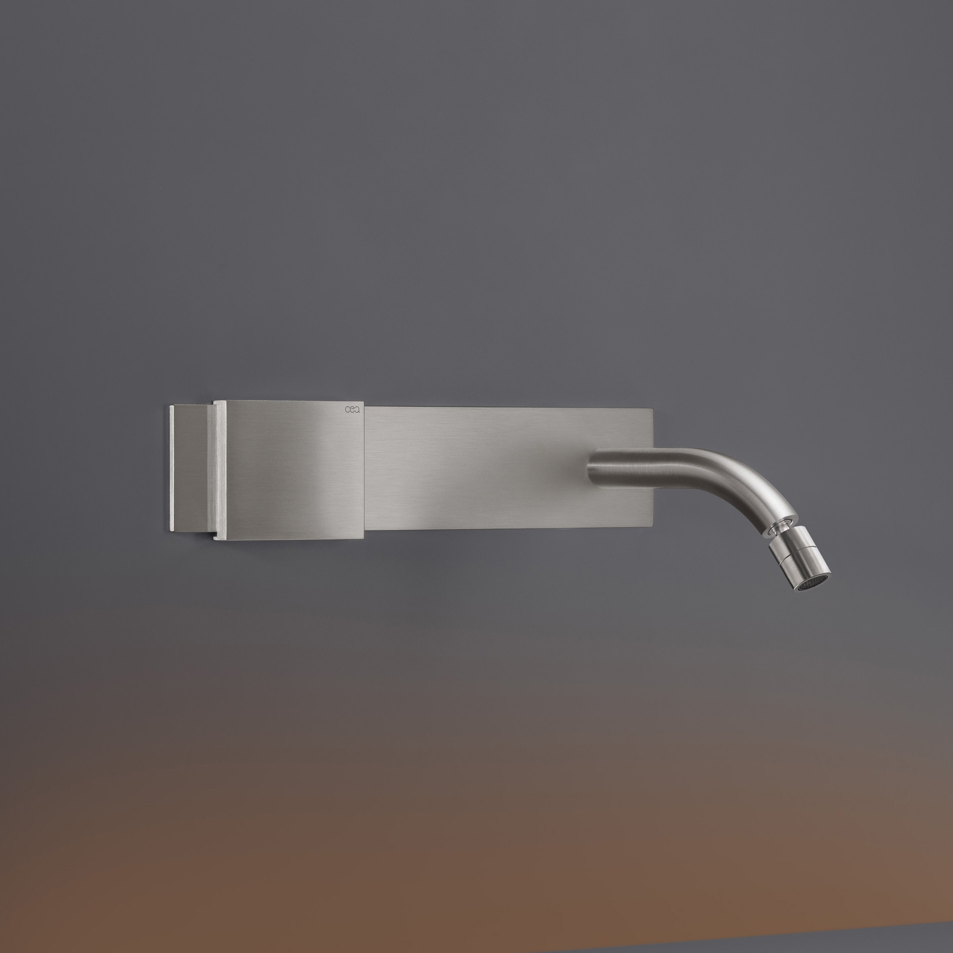 Mostra il prodotto Regolo REG04 del produttore CEADESIGN