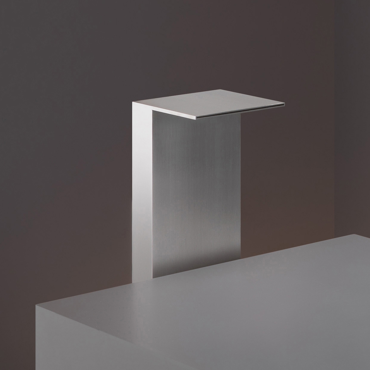 Display product Regolo REG40 from manufacturer CEADESIGN