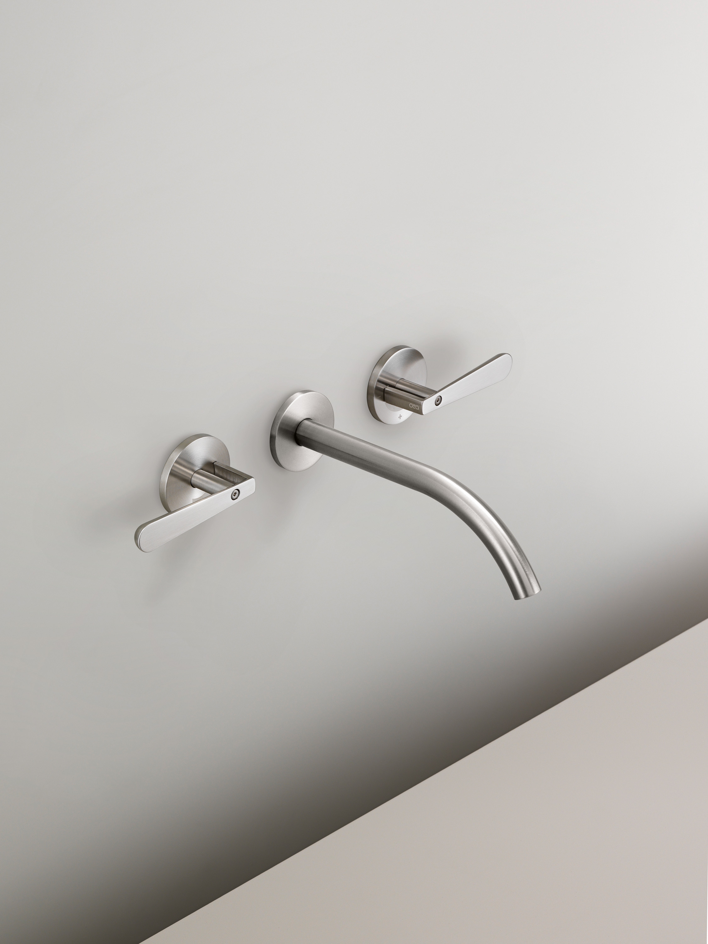 Mostra il prodotto Lutezia LTZ02 del produttore CEADESIGN