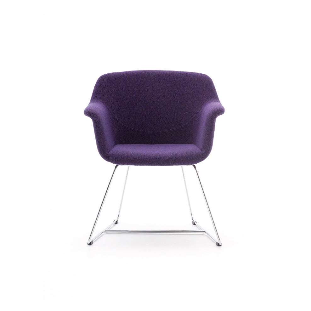 Mostra il prodotto Smile lounge armchair del produttore Nielaus