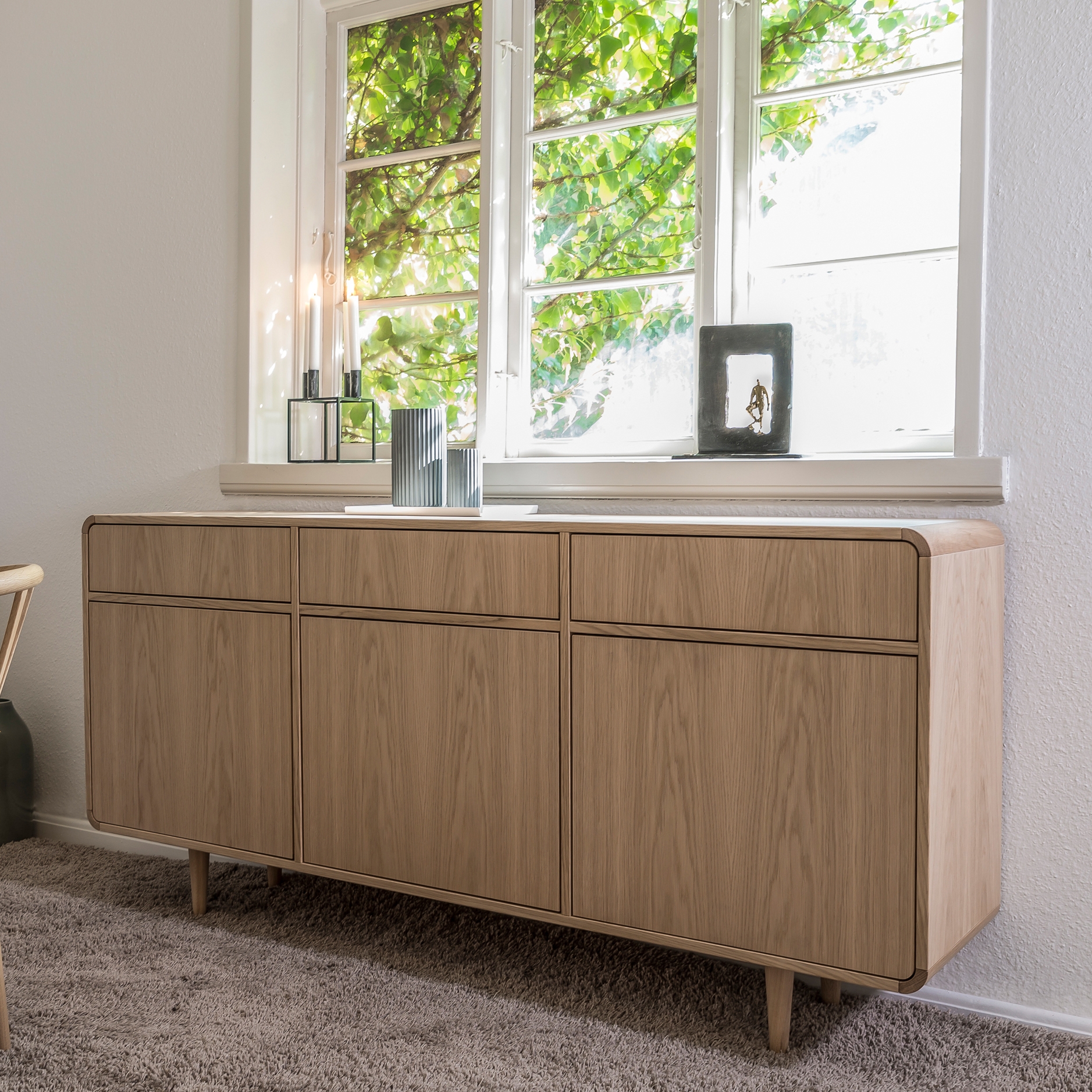 Mostrar el producto KLIM Tourno sideboard del fabricante KLIM