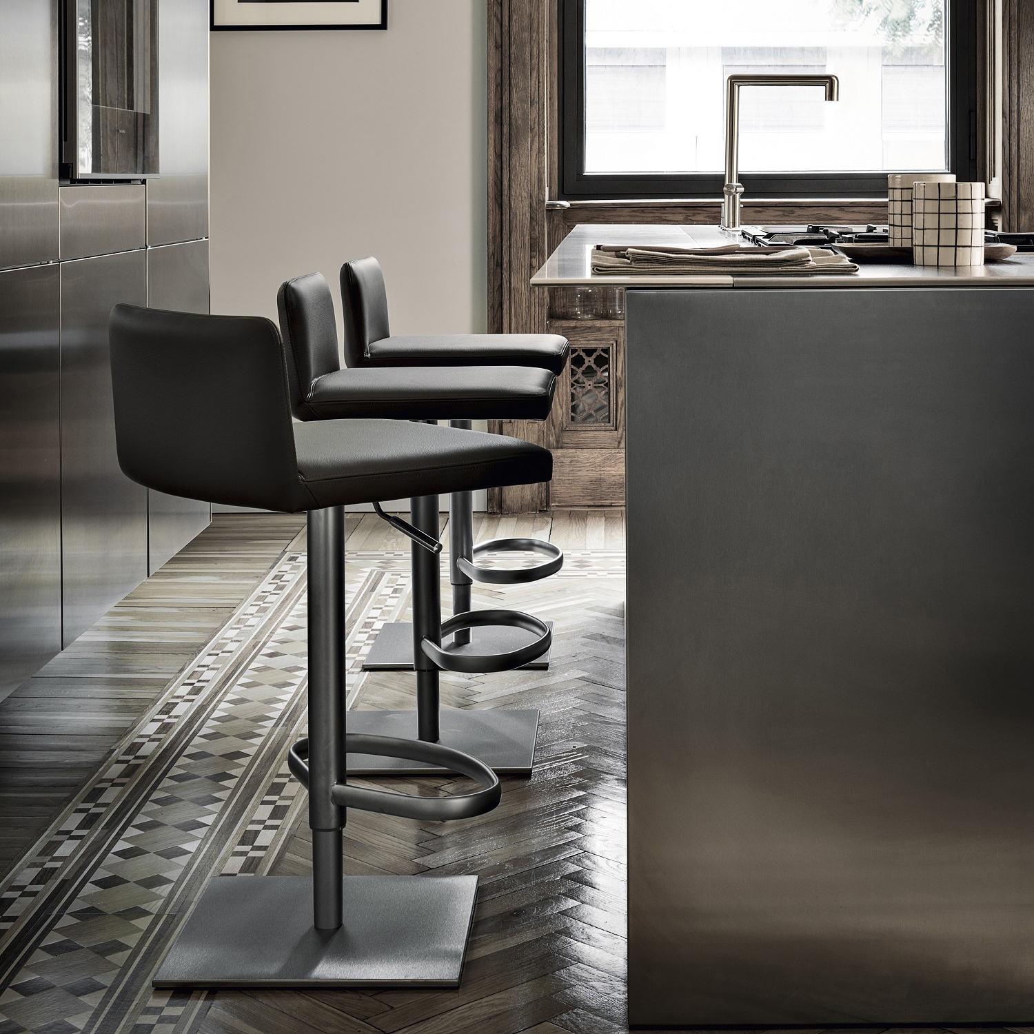 STOOLS