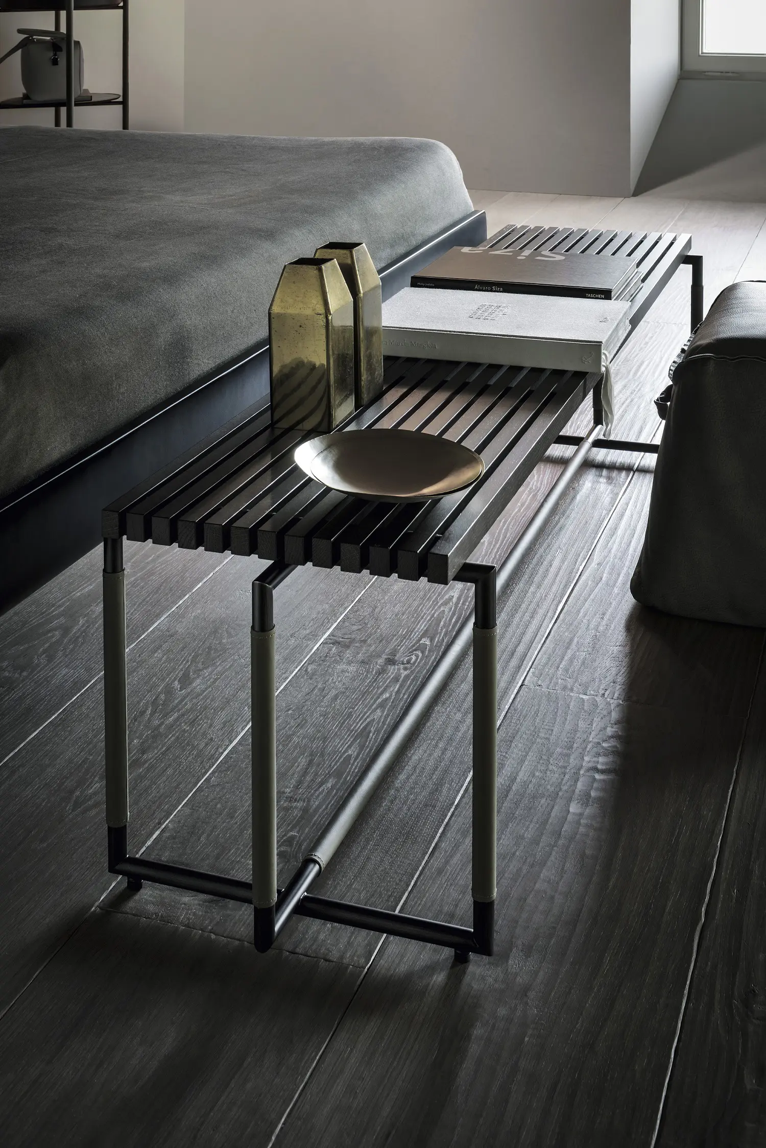 Frag - Bak | Valet Stand Mirror