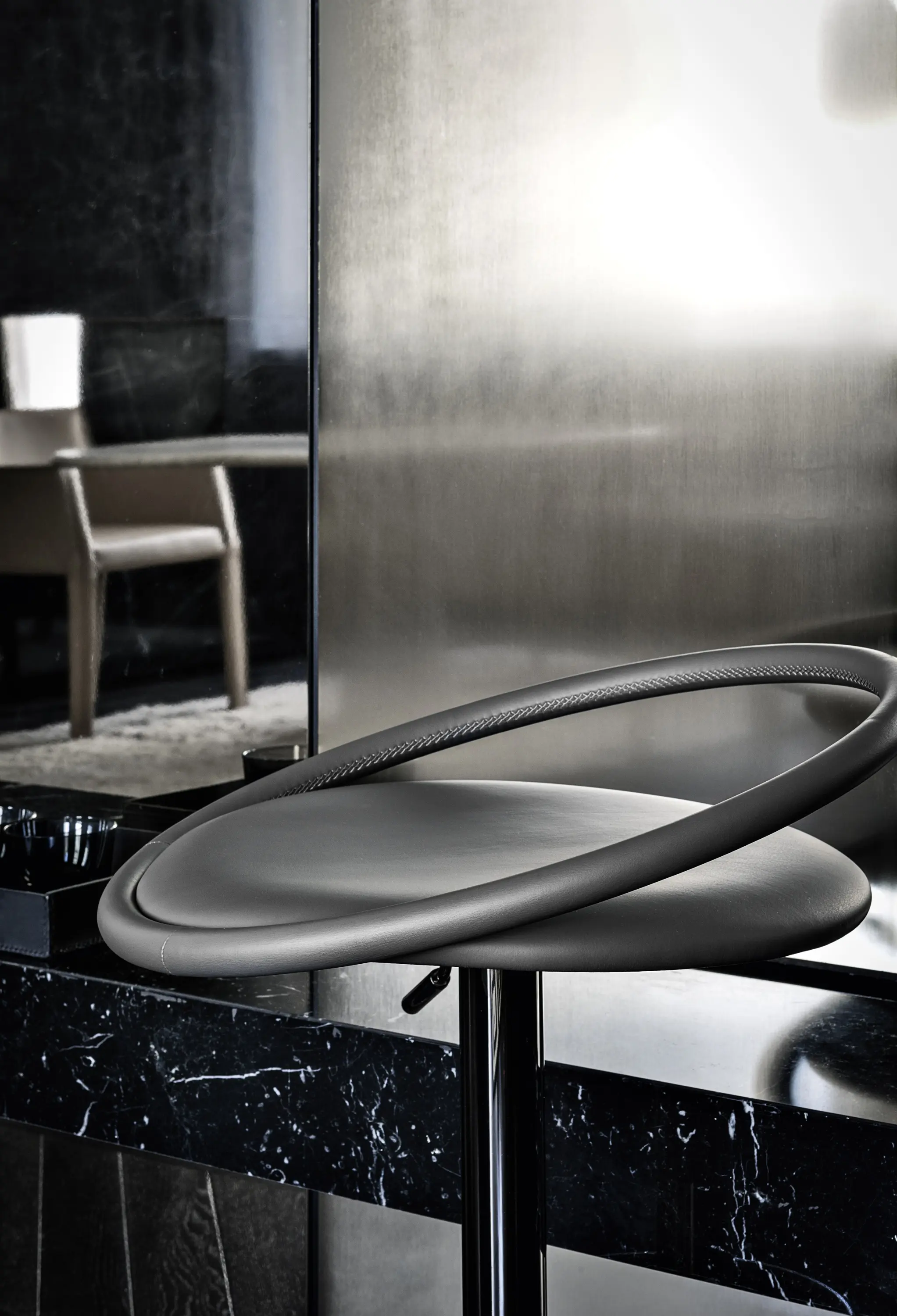 Frag - Fizzy | Height-Adjustable Stool