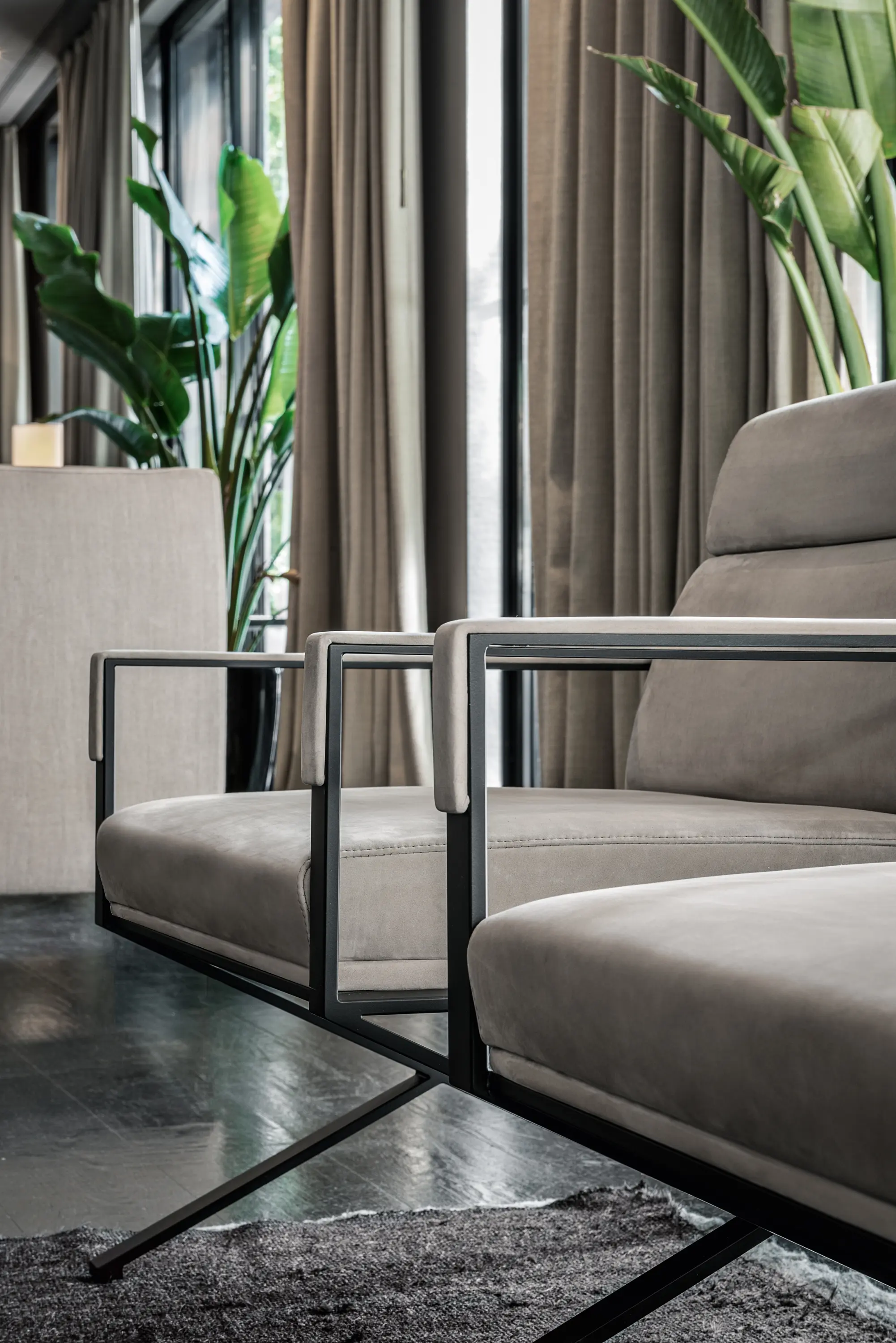 Frag - Sahrai | Pouf