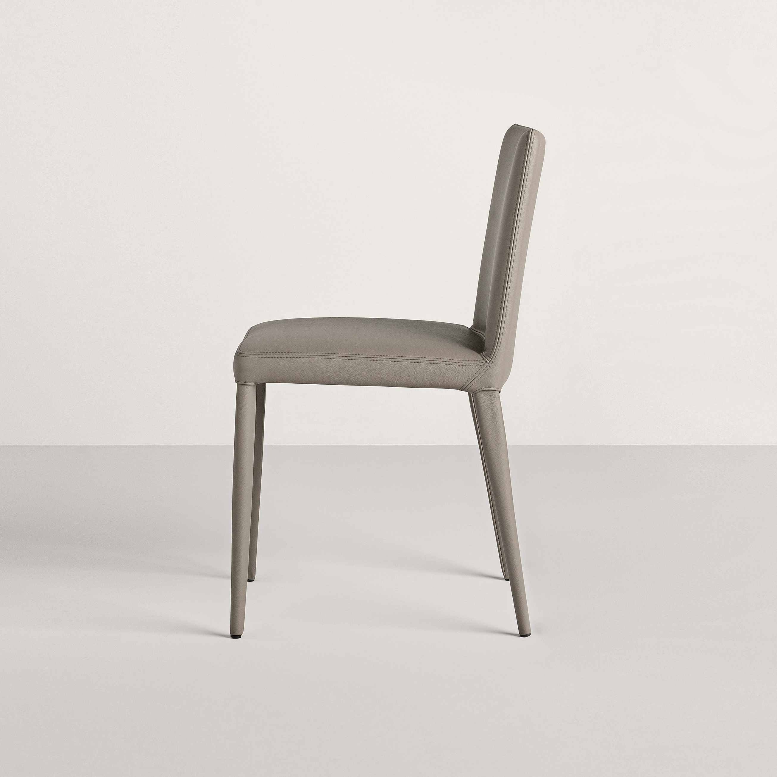 Display product Bella | Side Chair from manufacturer Frag