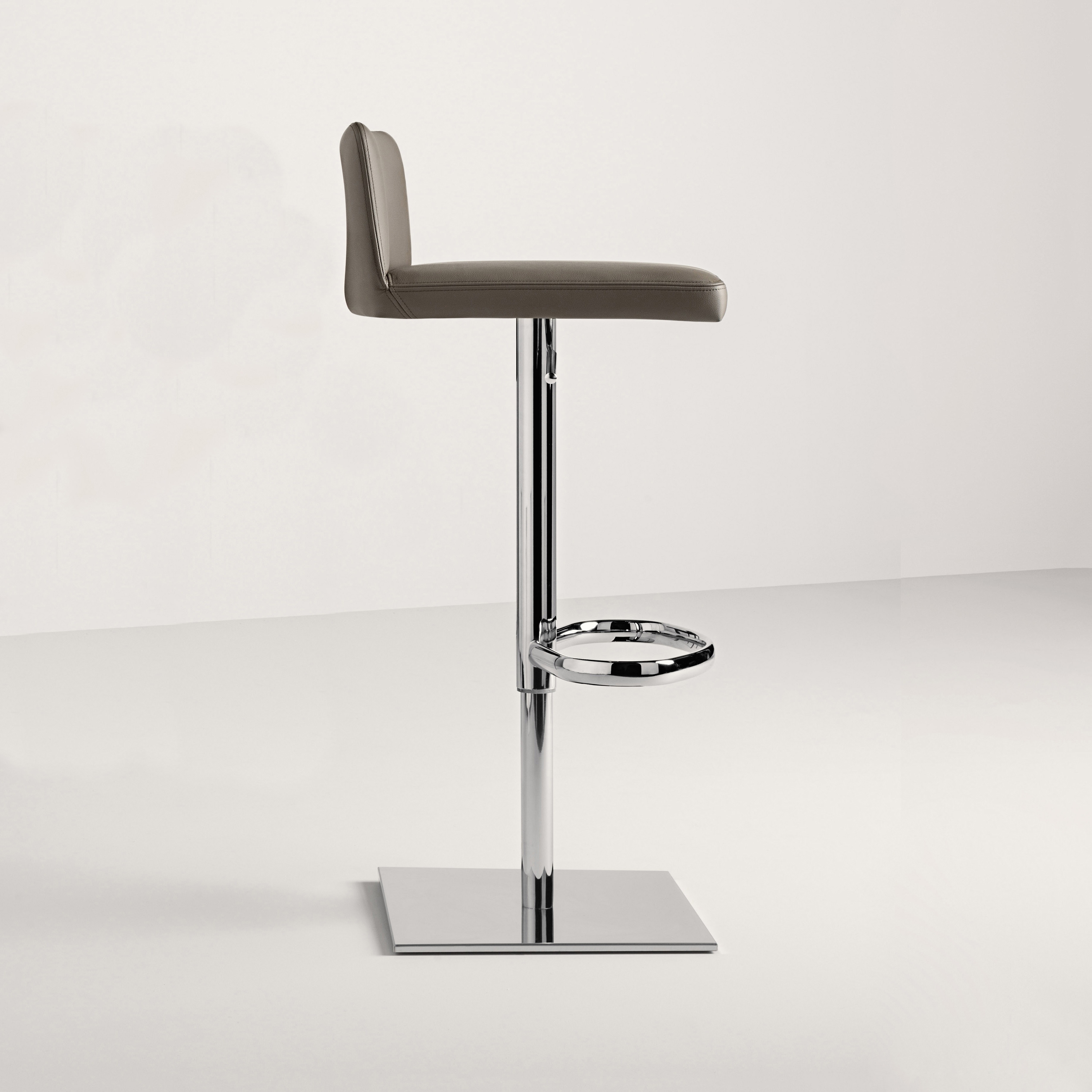 Display product Bella GP | Height-Adjustable Stool from manufacturer Frag