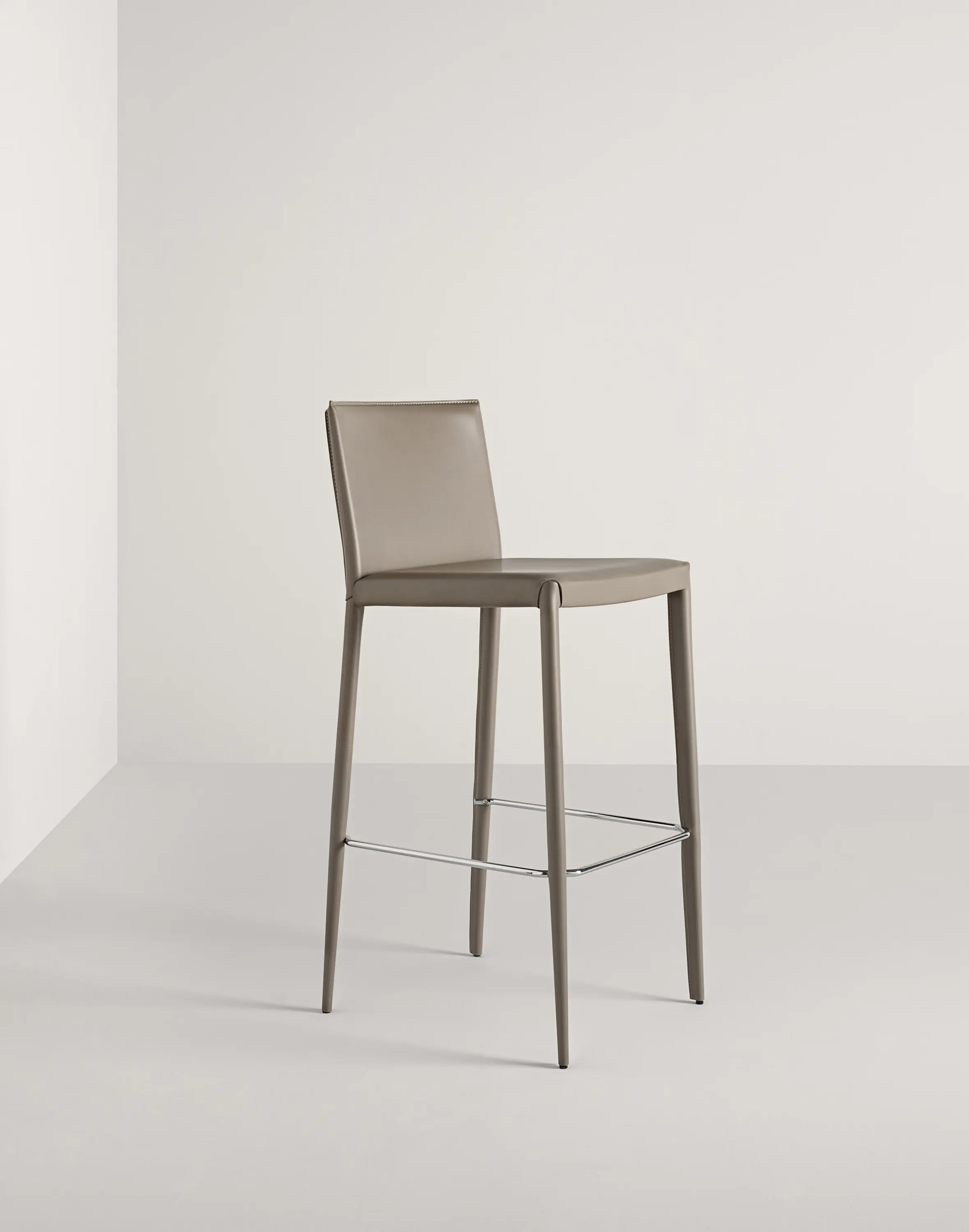 Frag - Lilly B | Bar Stool