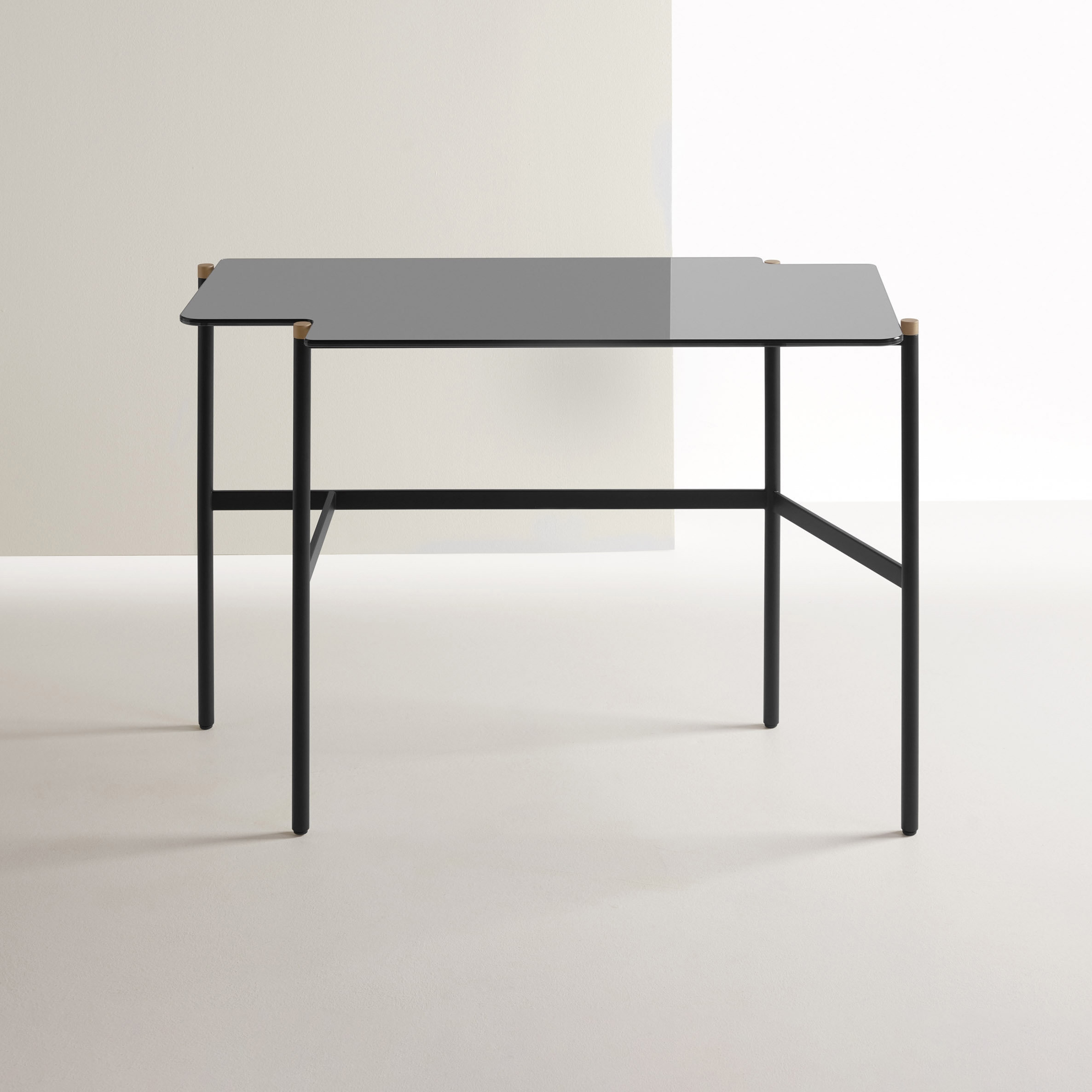 Display product Arita | Desk from manufacturer Frag