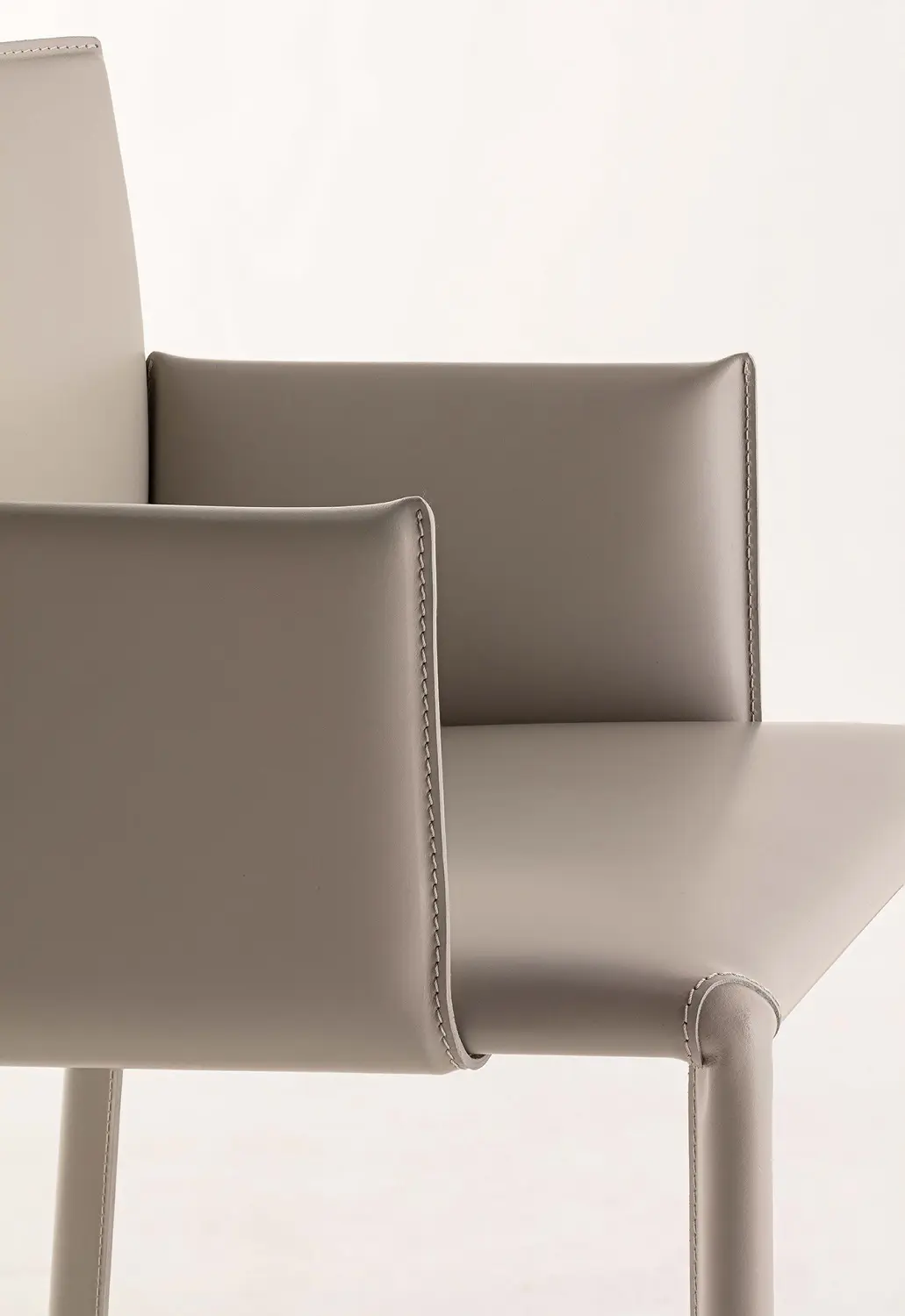 Frag - Blyn P | Armchair