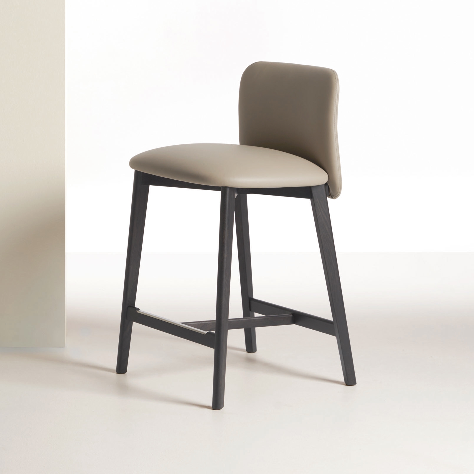 Display product Siloe C | Stool from manufacturer Frag