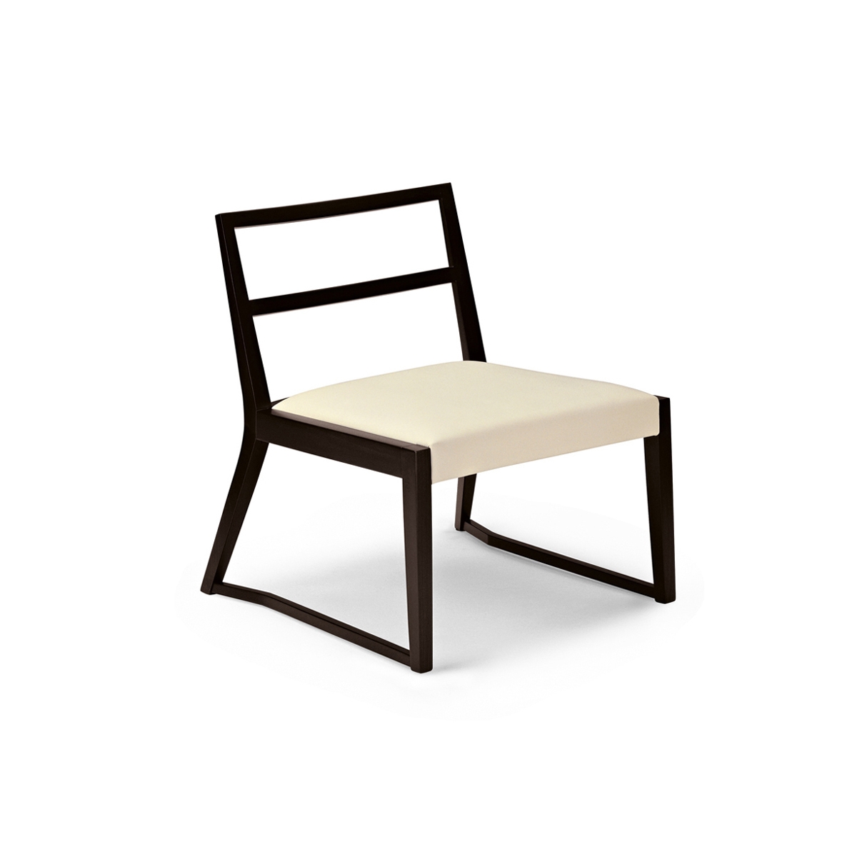 Display product PourParler Living Chair from manufacturer Tekhne