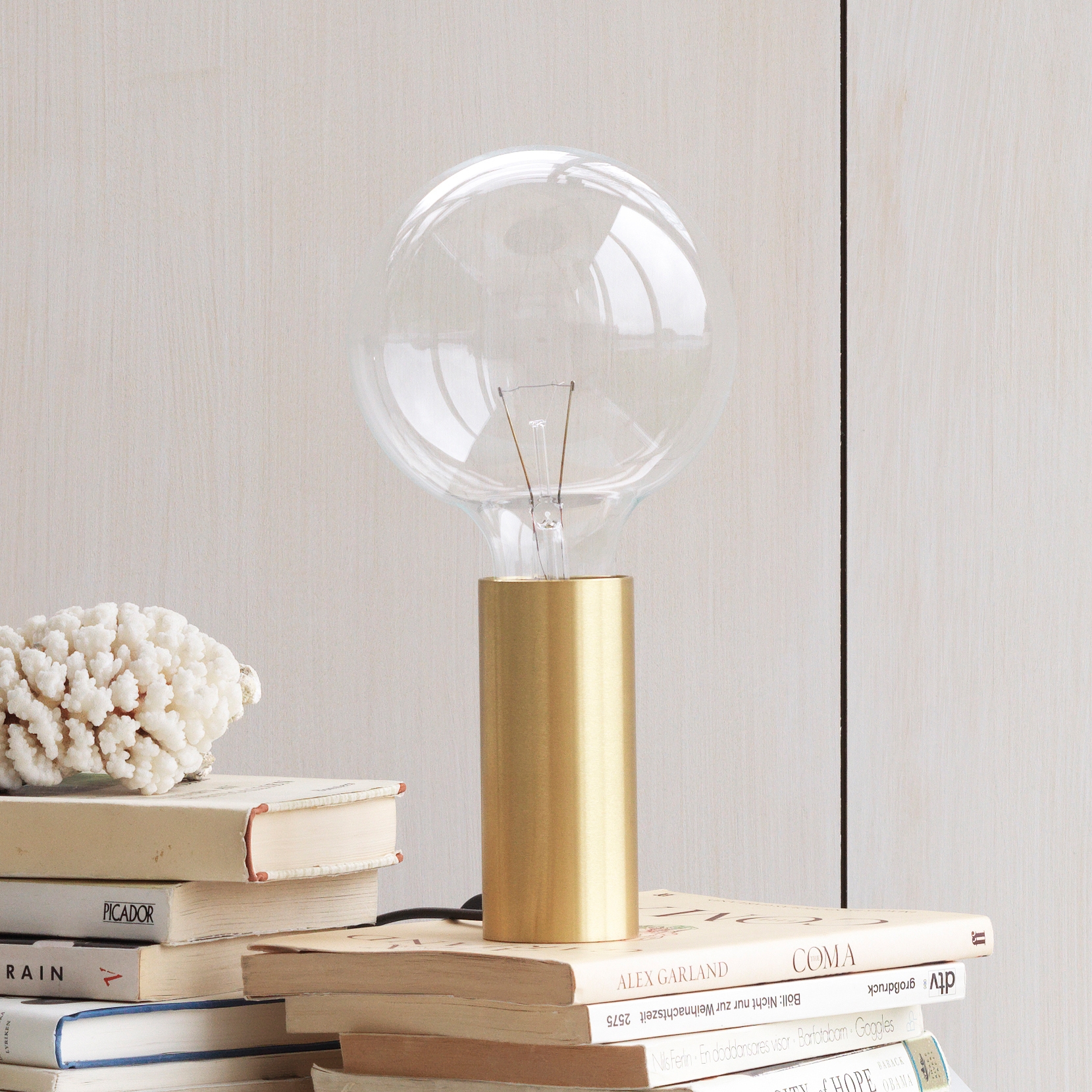 Display product NEB Brasslamp from manufacturer No Early Birds
