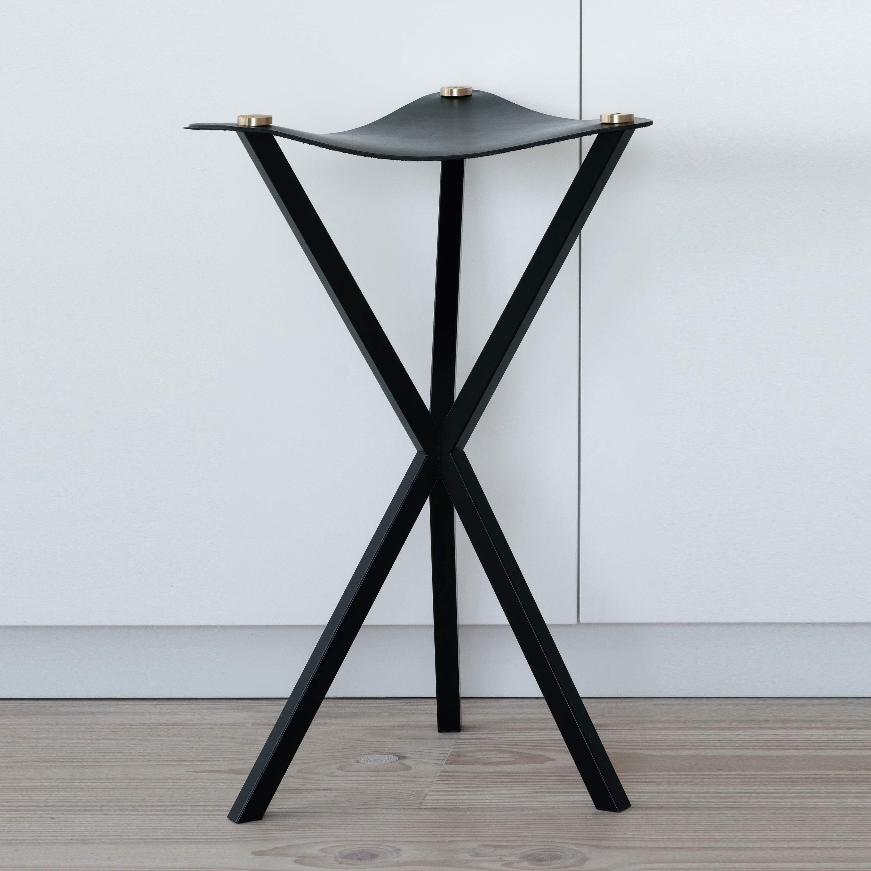 Display product NEB High Stool from manufacturer No Early Birds