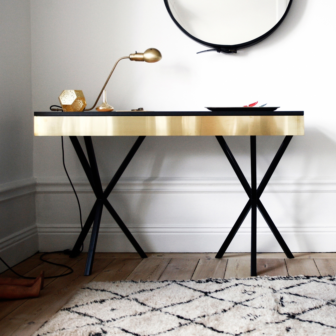 Display product NEB Writing Desk from manufacturer No Early Birds