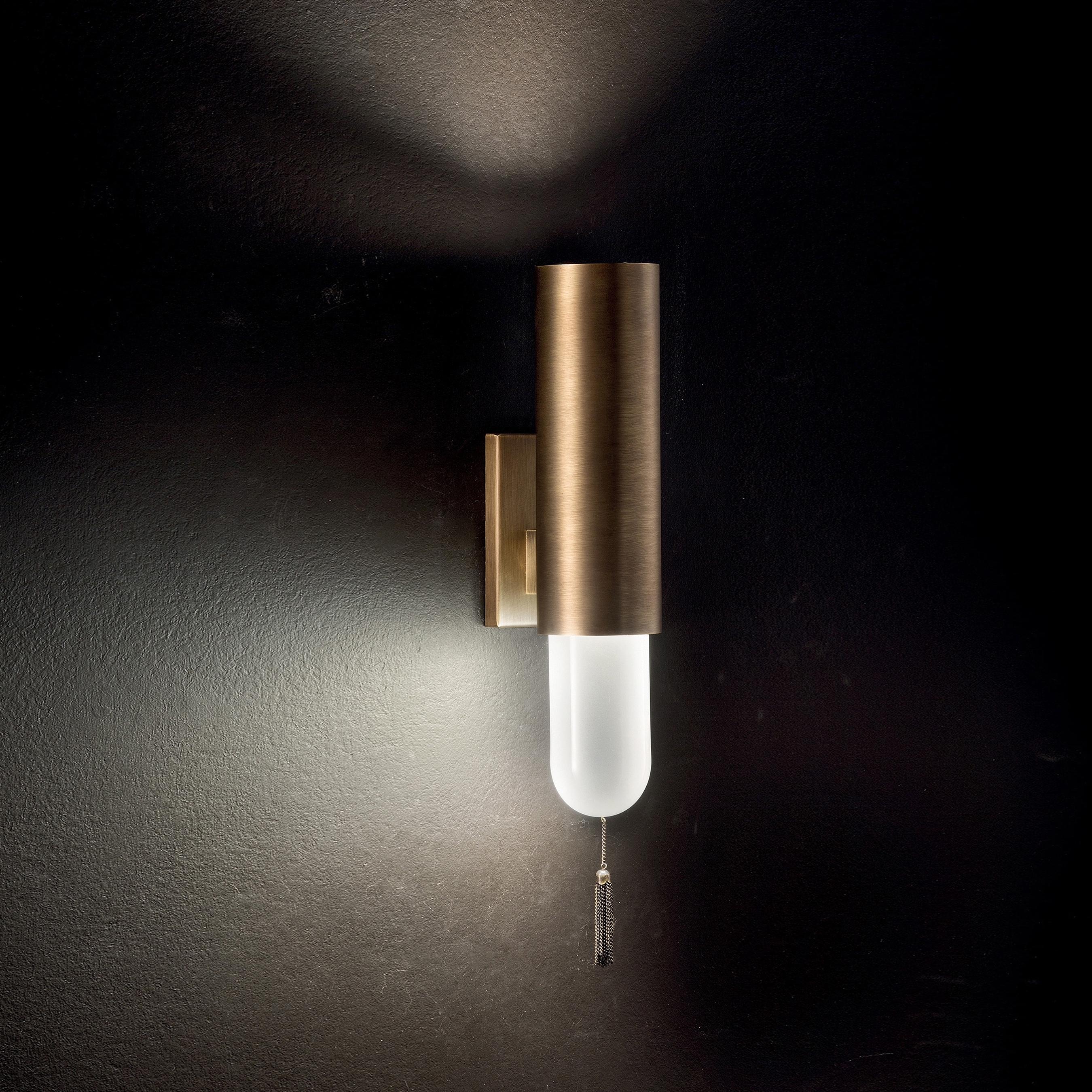 Mostrar el producto LUCREZIA WALL LAMP del fabricante ITALAMP