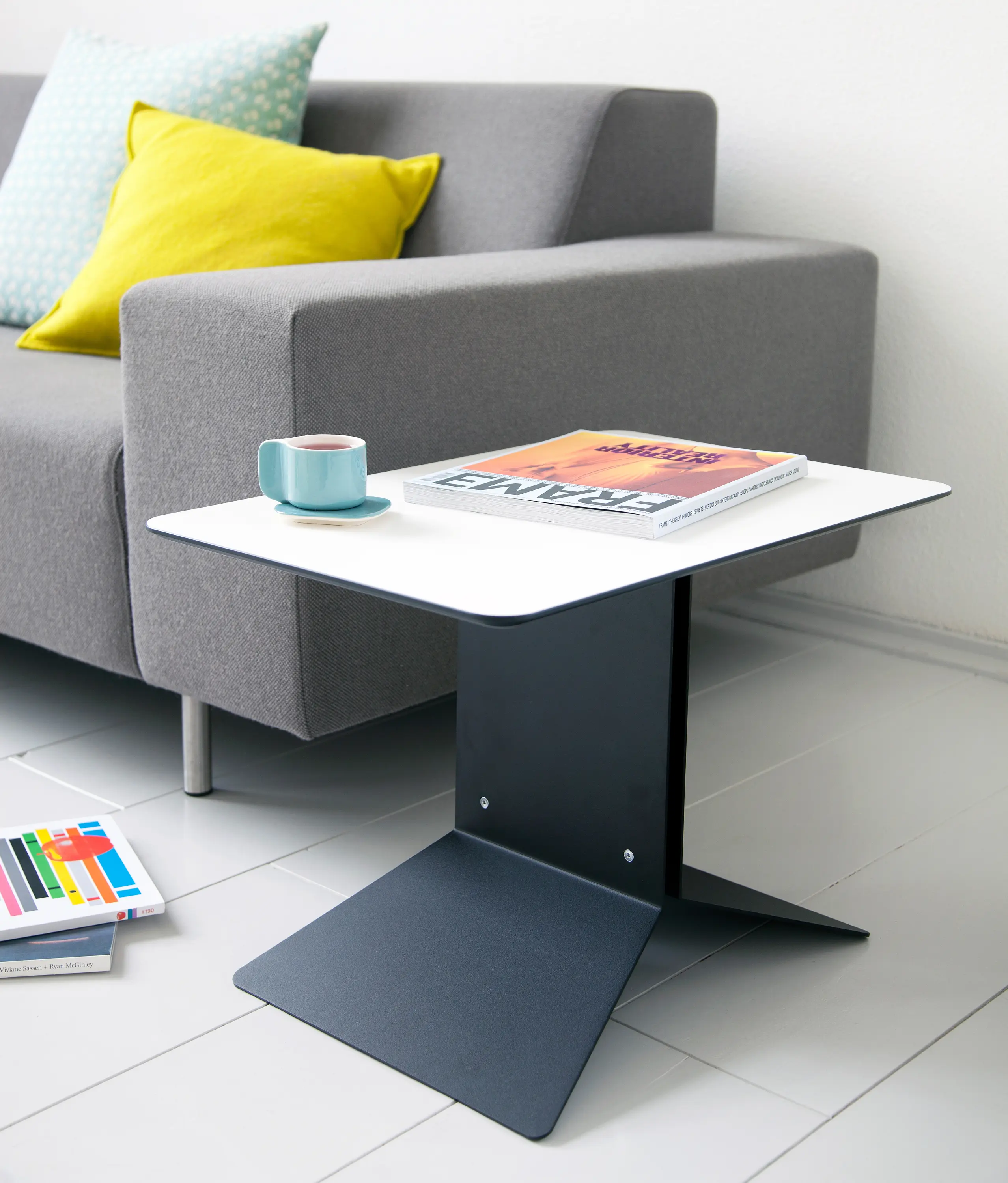 Odesi - Up Side table