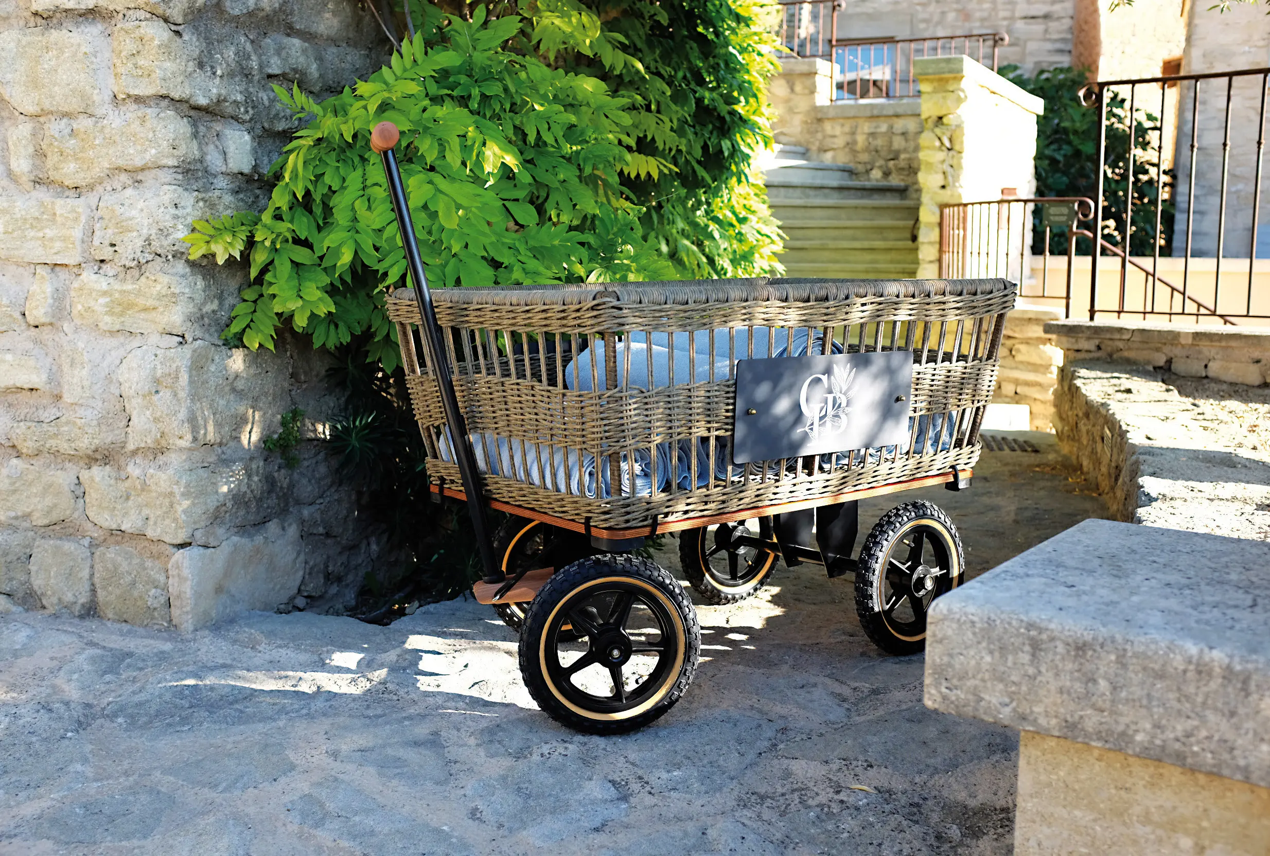TRADEWINDS - Wagon + Basket