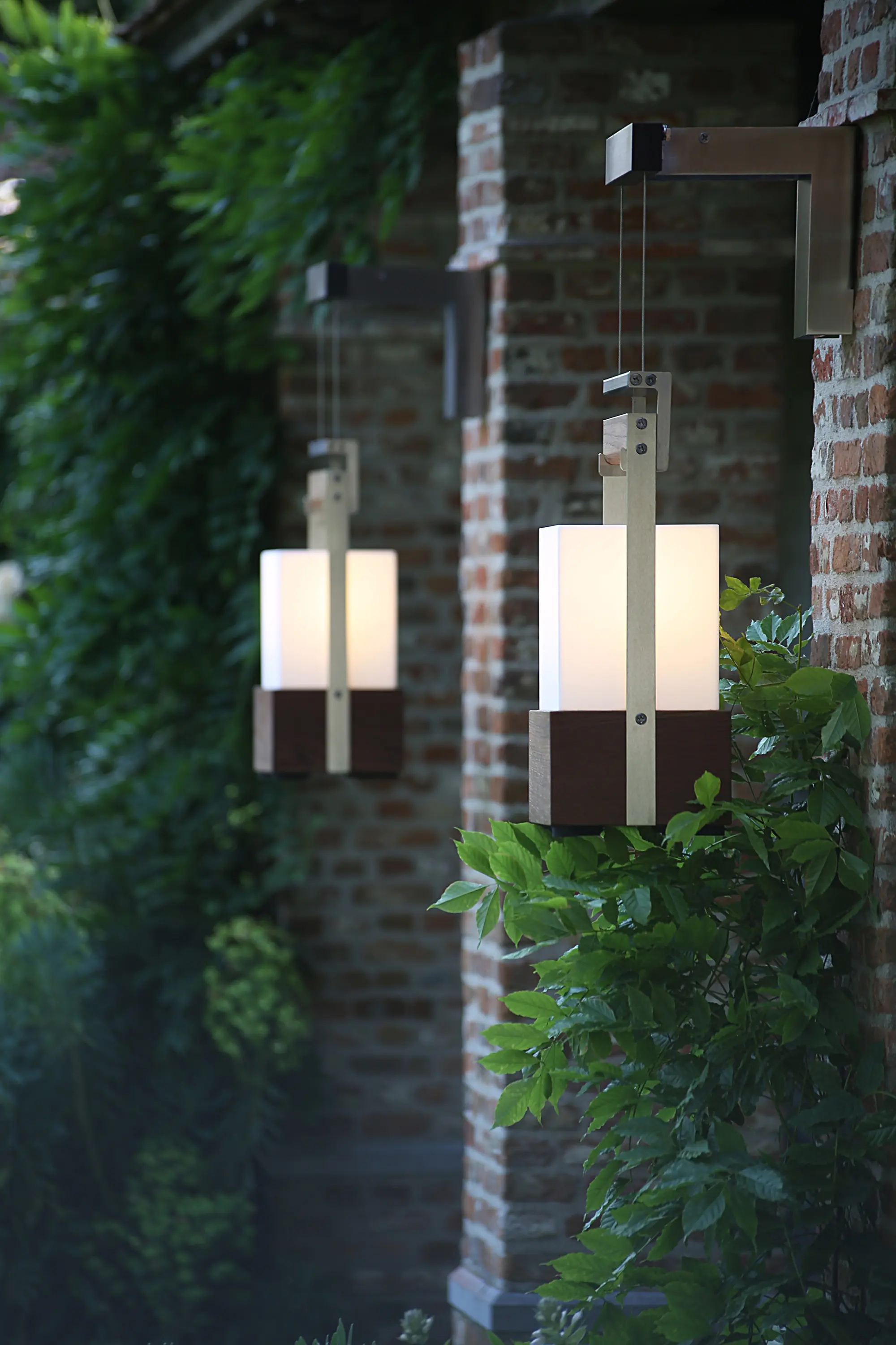 TRADEWINDS - Moon Soon