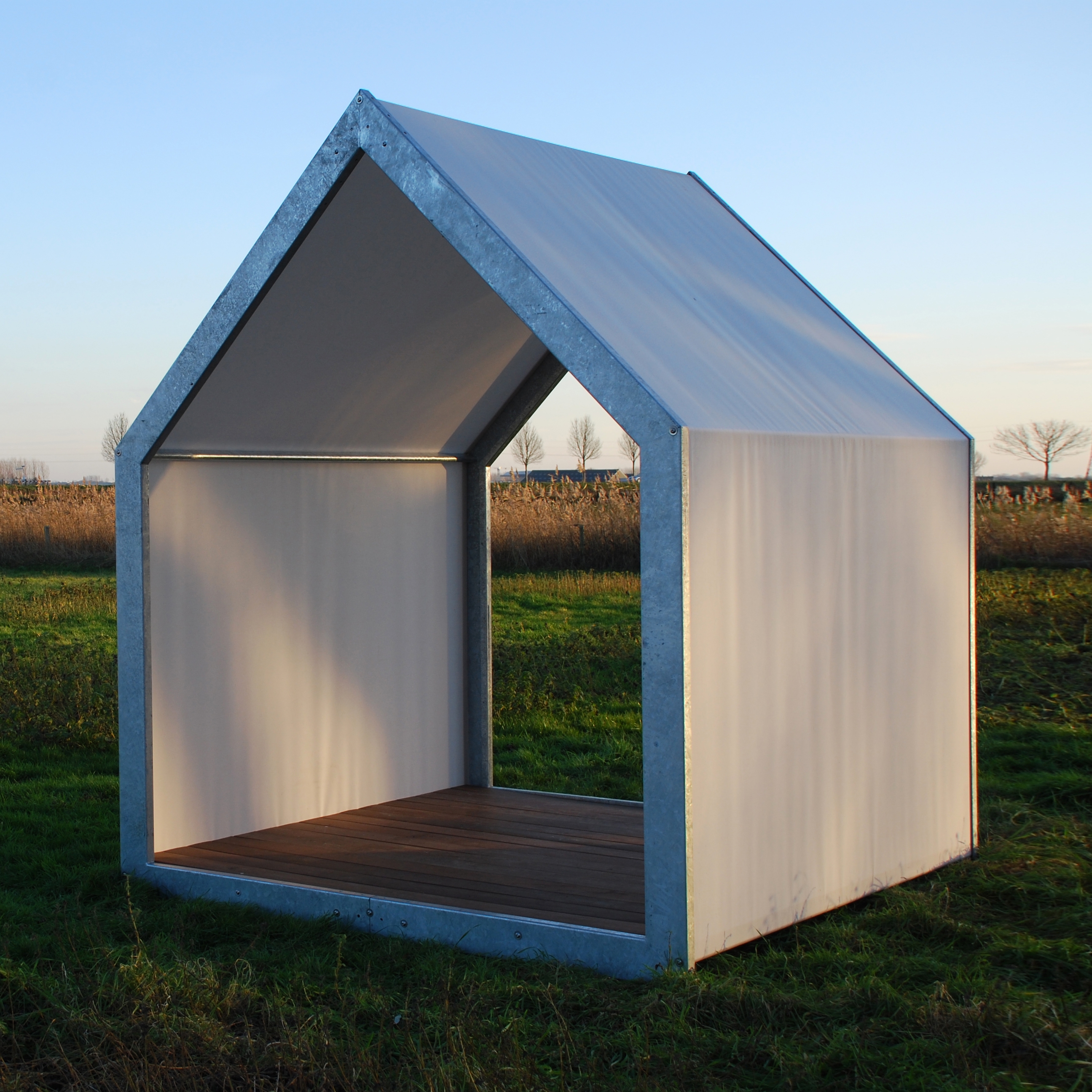 Display product Shelt^r from manufacturer TRADEWINDS