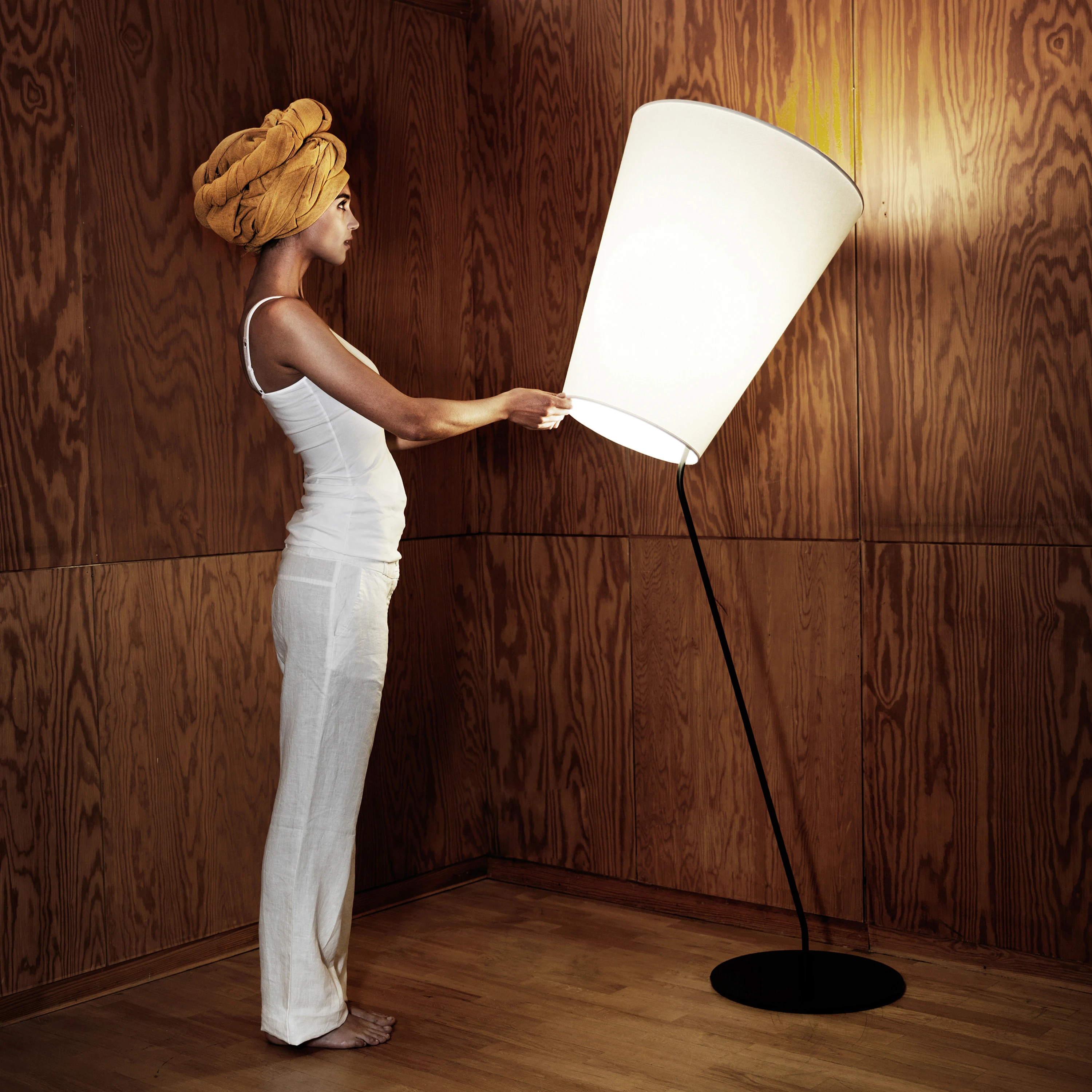 FLOOR LAMPS