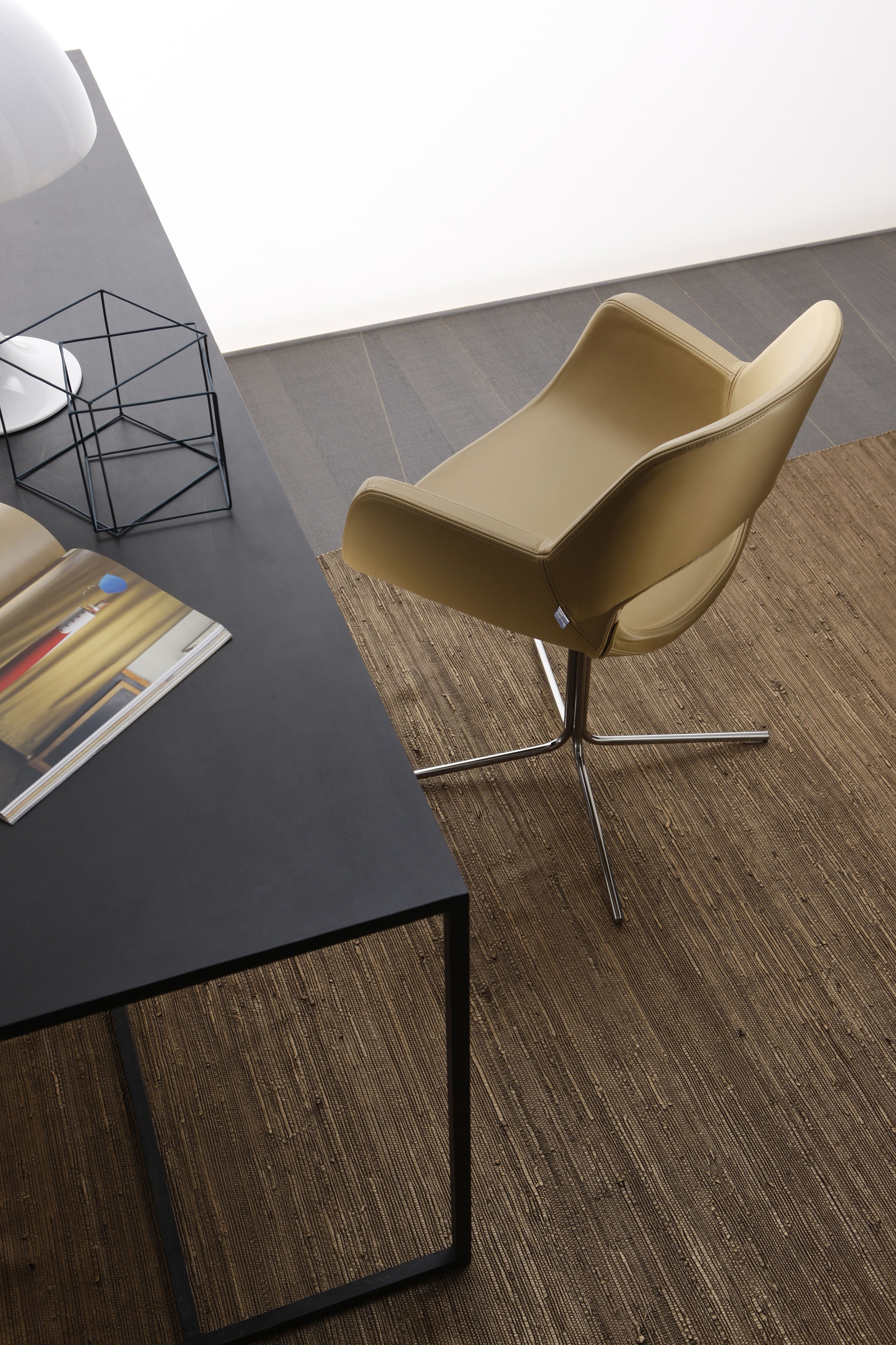 Display product Kim chair from manufacturer Via Della Spiga