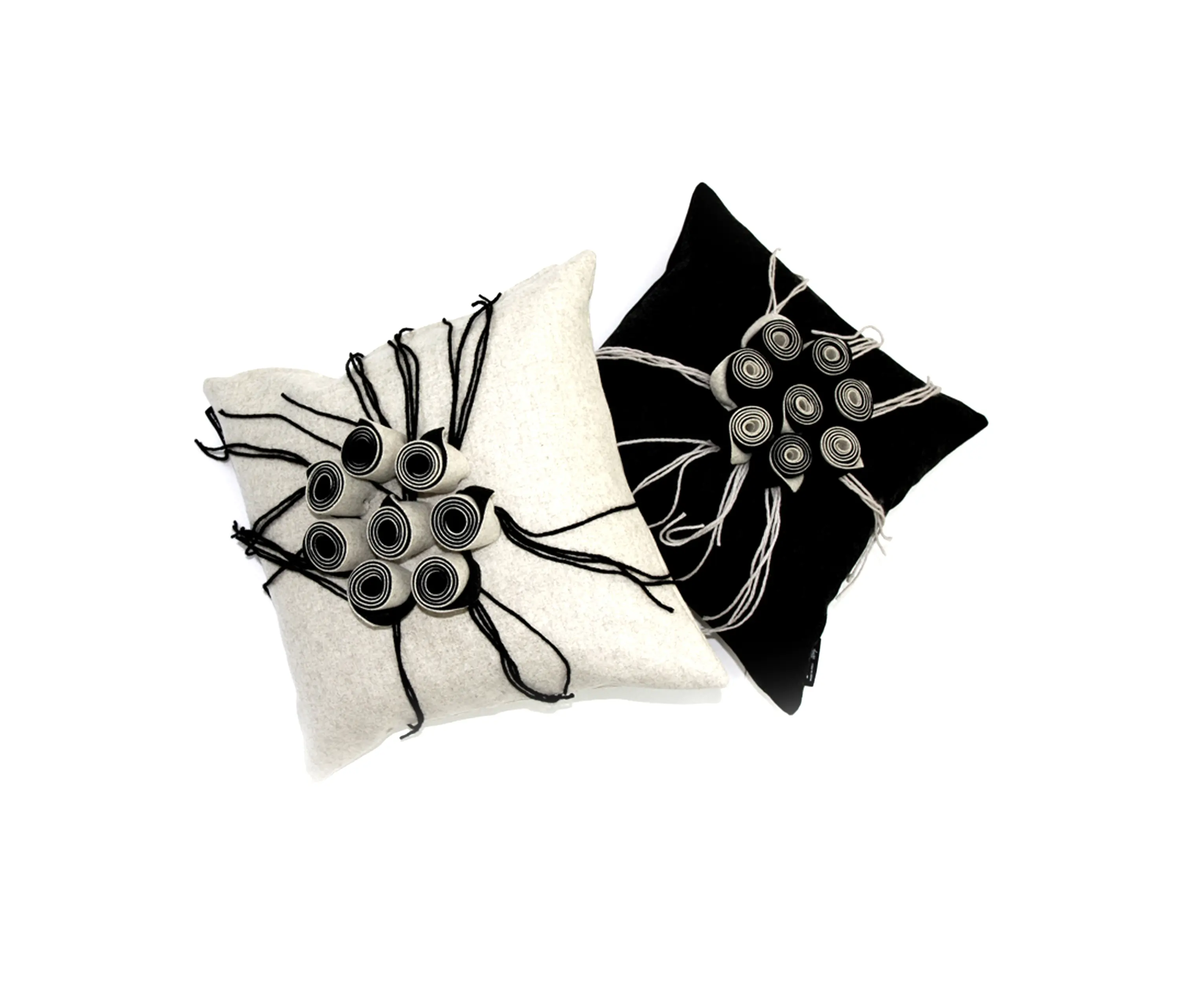 Poemo Design - New Anais cushion ecru viola