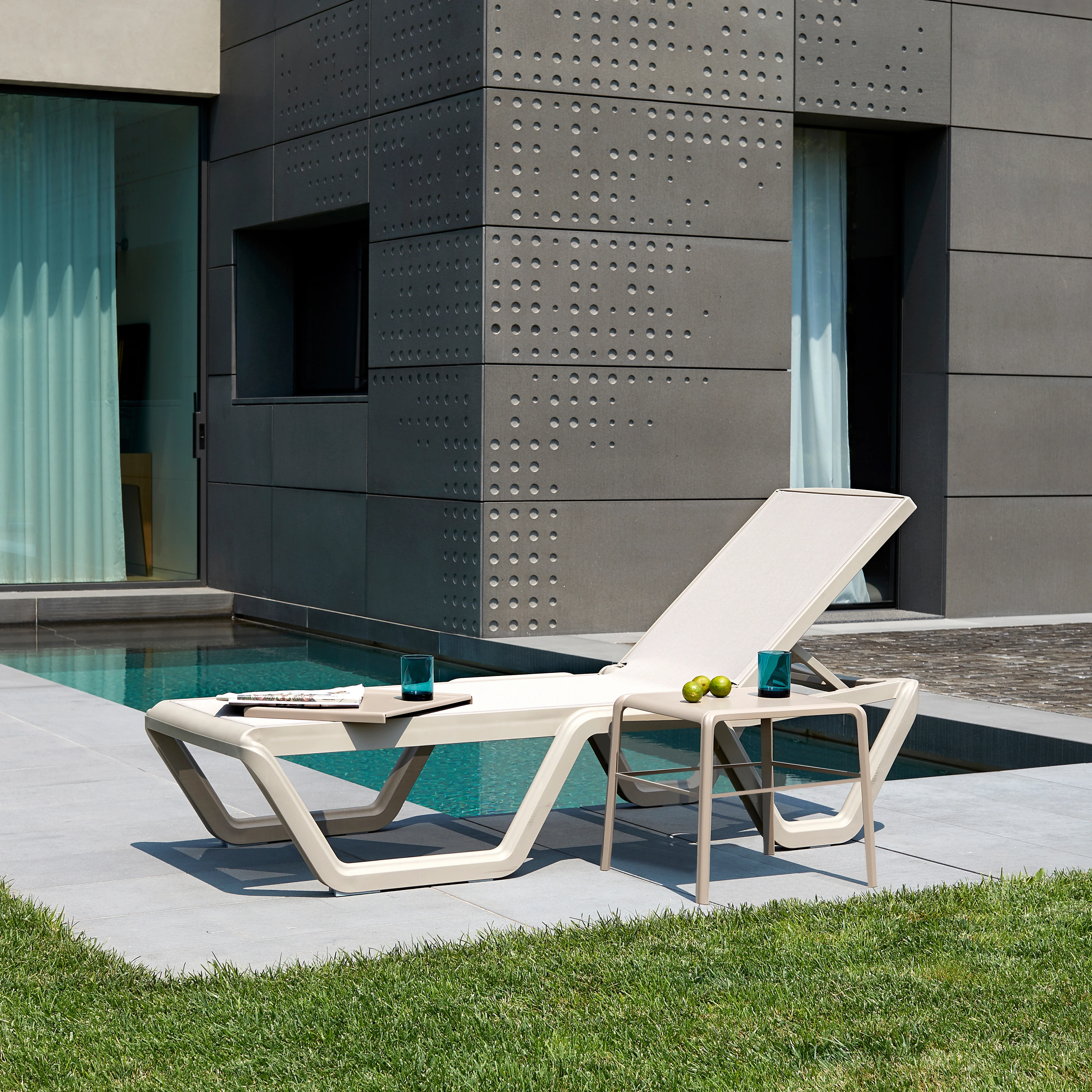 SUN-BEDS