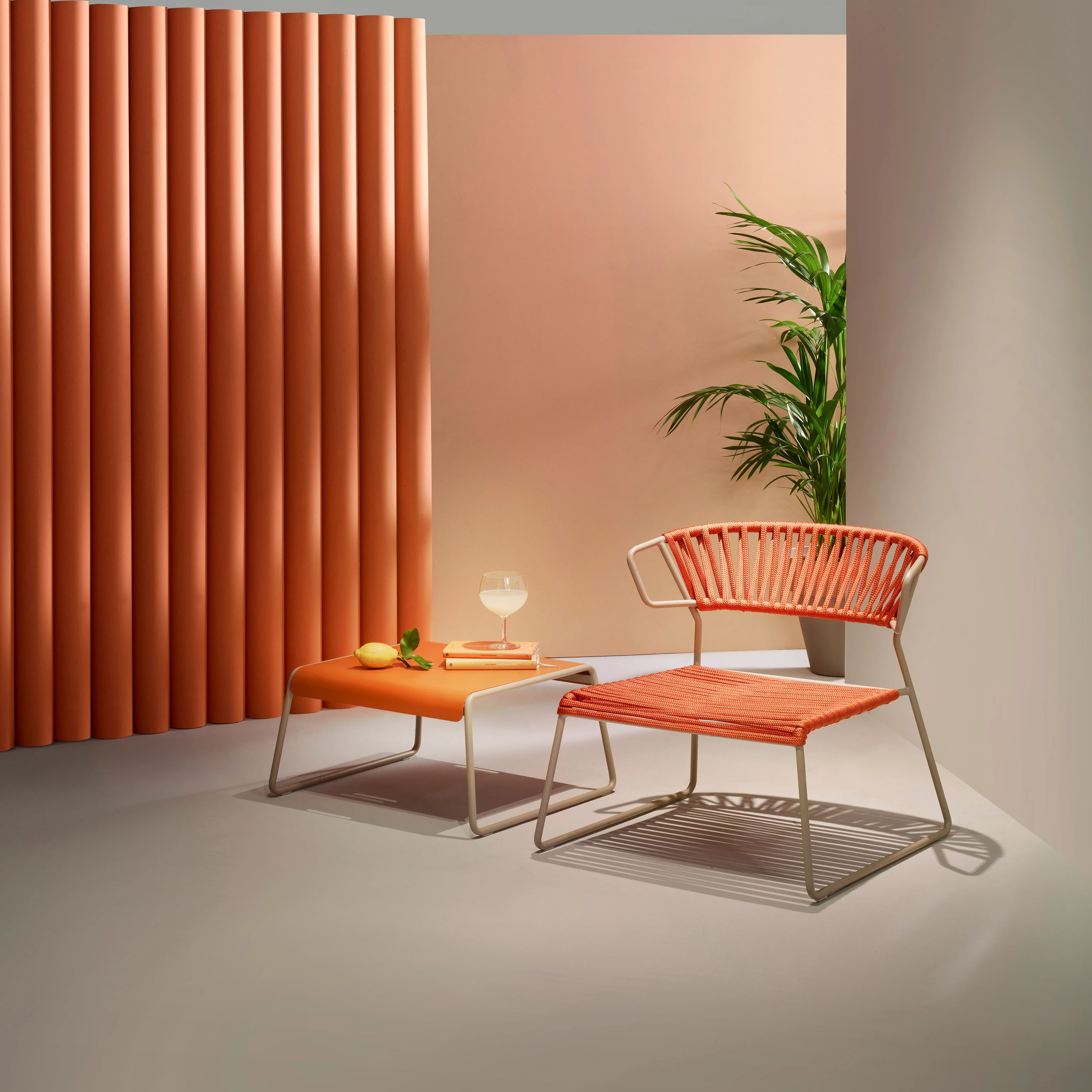 LOUNGE - POUF
