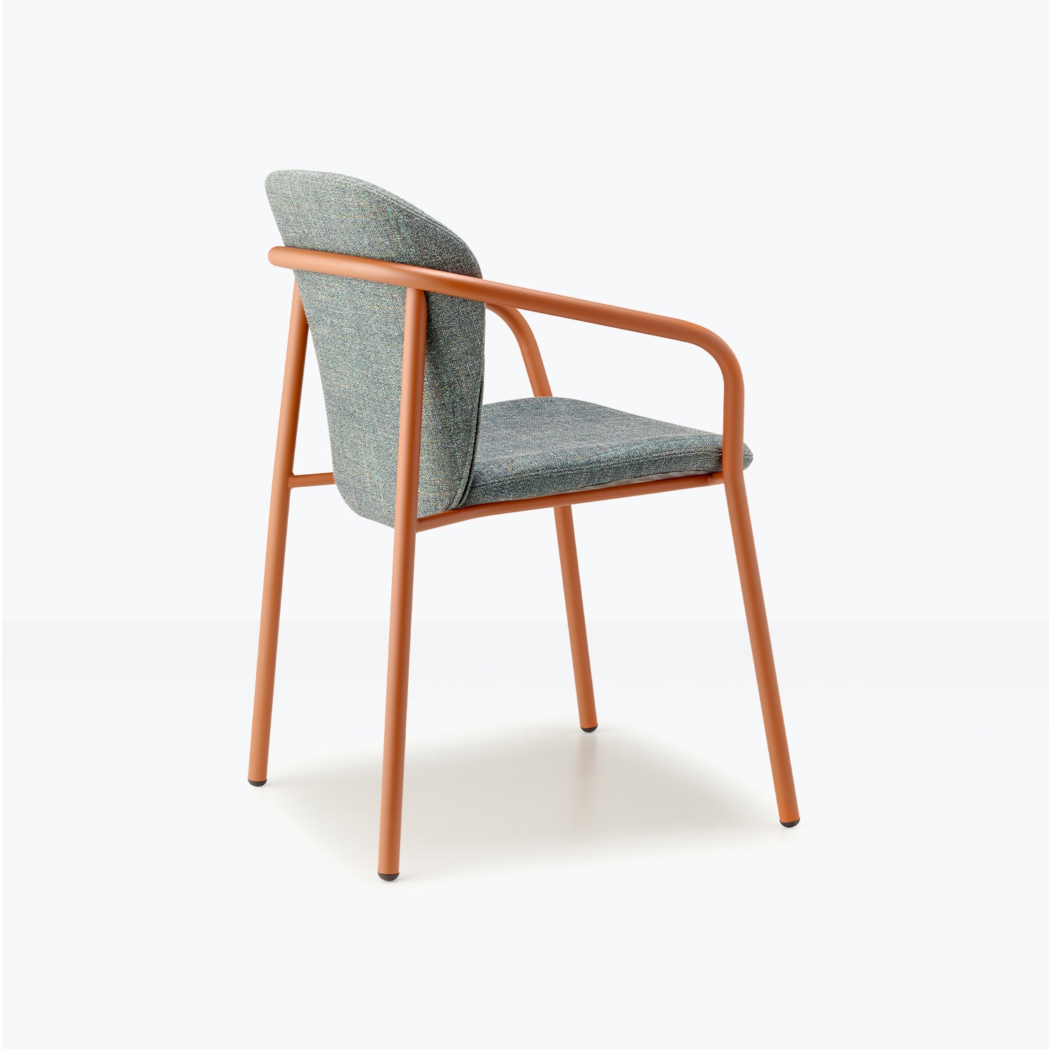 Mostra il prodotto Finn con braccioli del produttore SCAB Design
