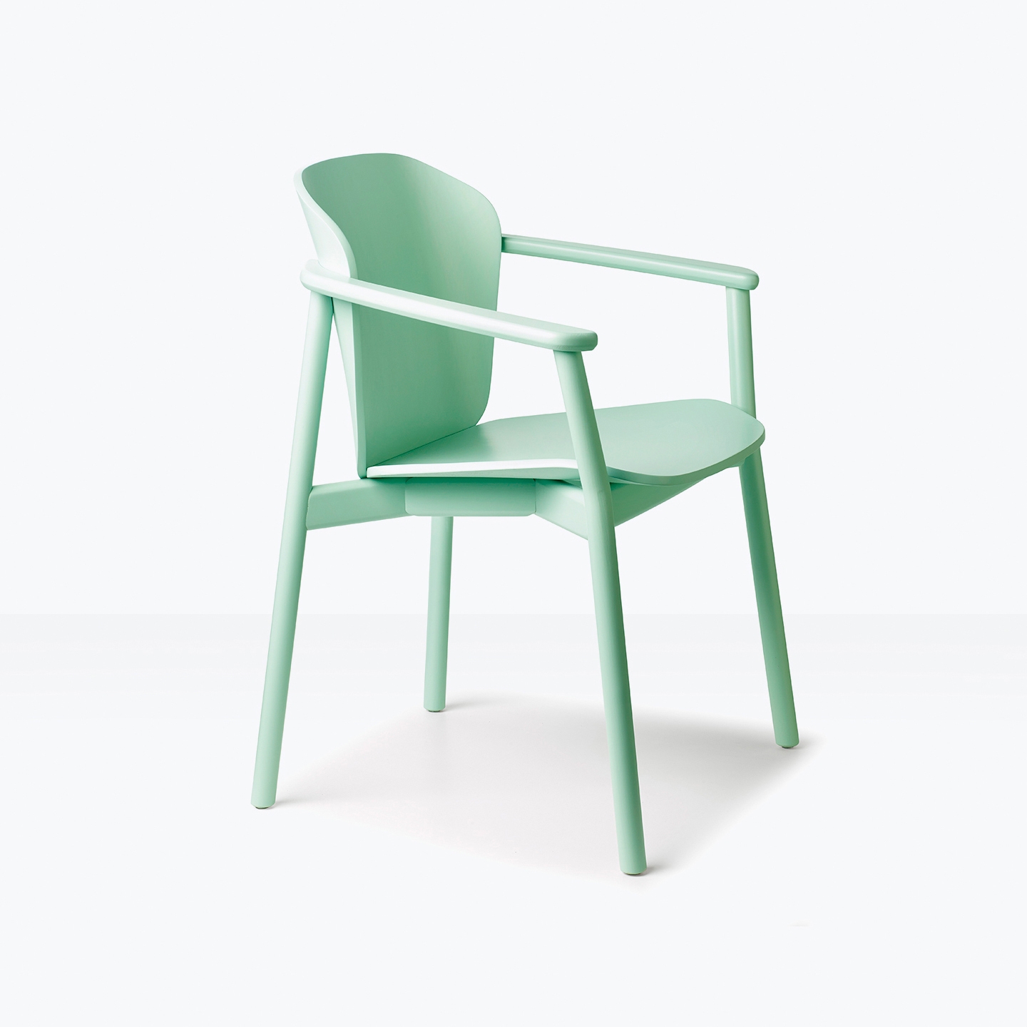 Mostra il prodotto Finn All Wood con braccioli del produttore SCAB Design