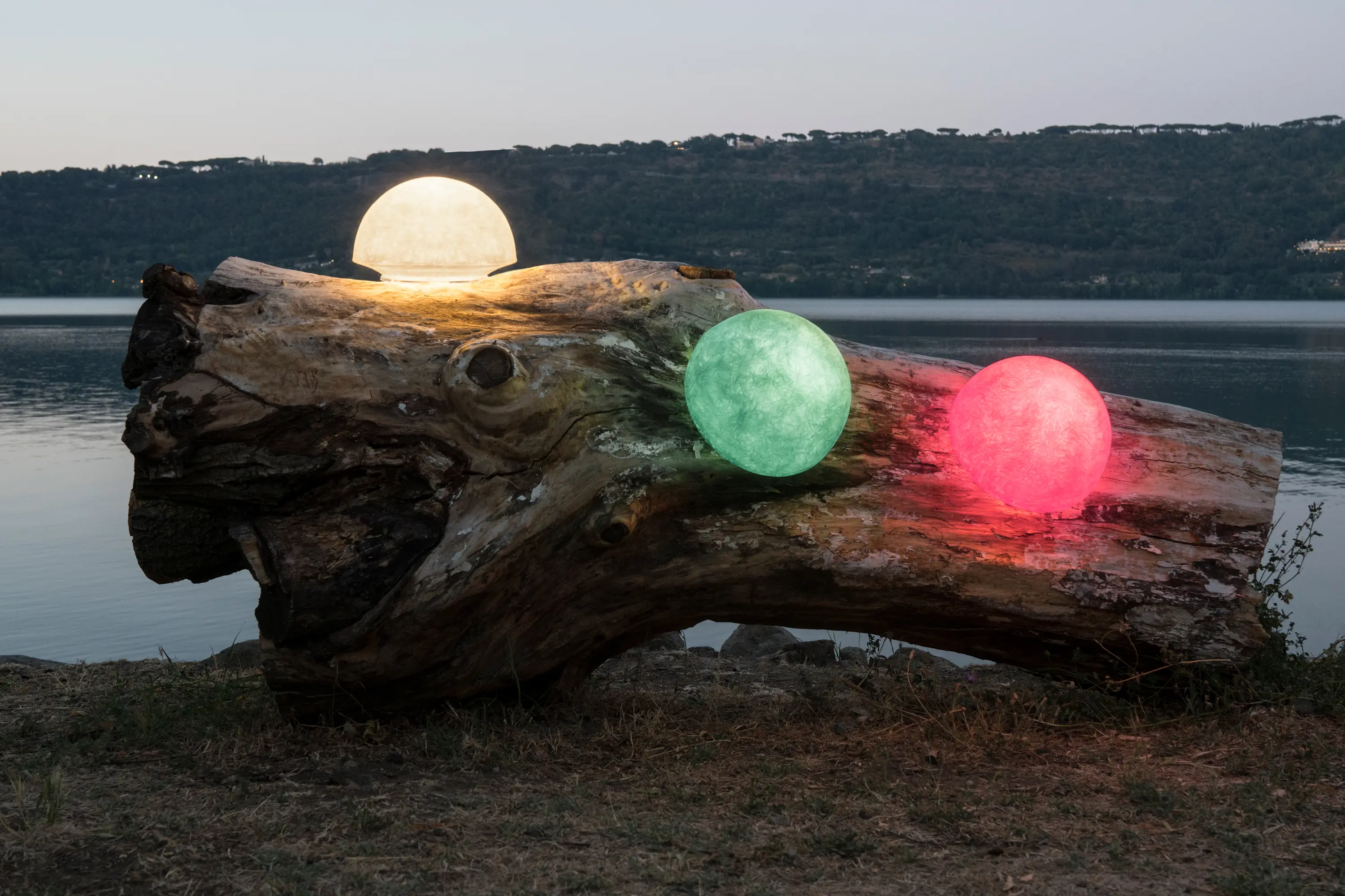 IN-ES.ARTDESIGN - Button T Battery