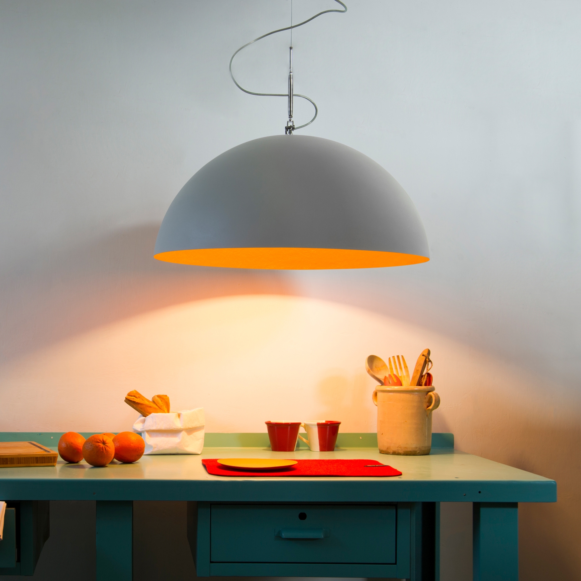 Mezza Luna cemento pendant