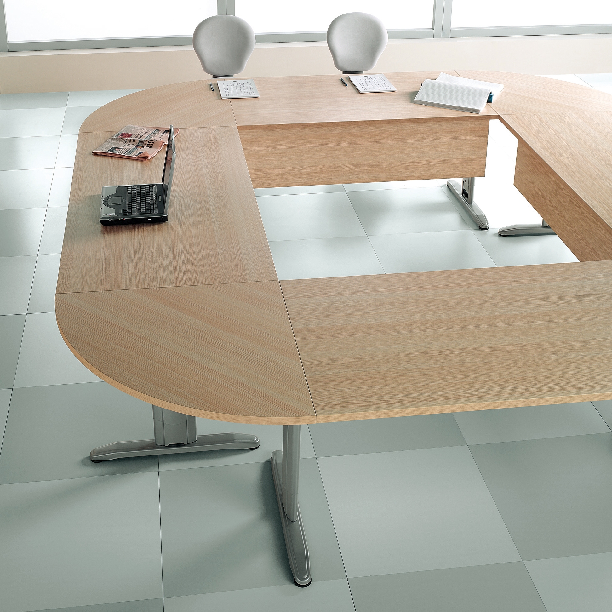 Display product T-Leg from manufacturer ULTOM ITALIA