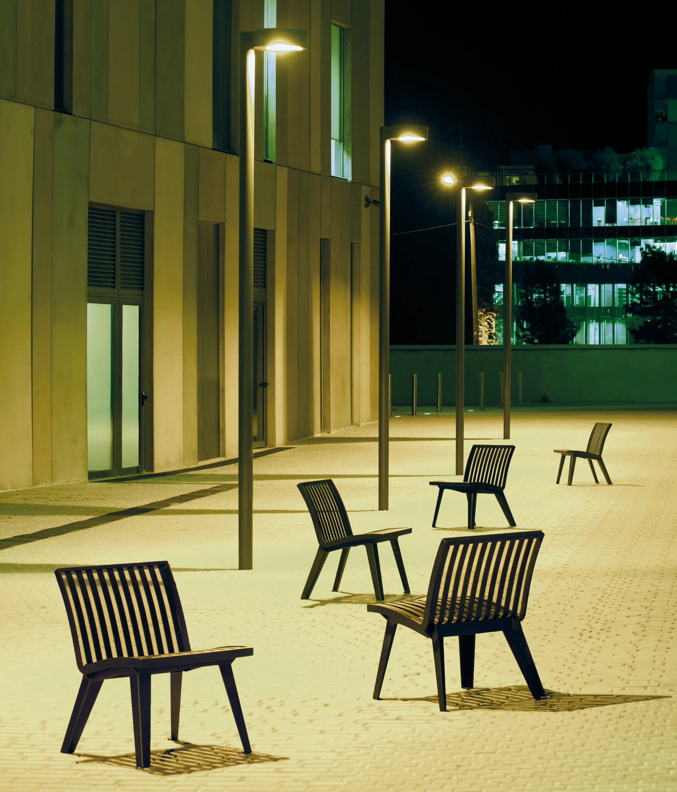 AREA - Montreal Bench