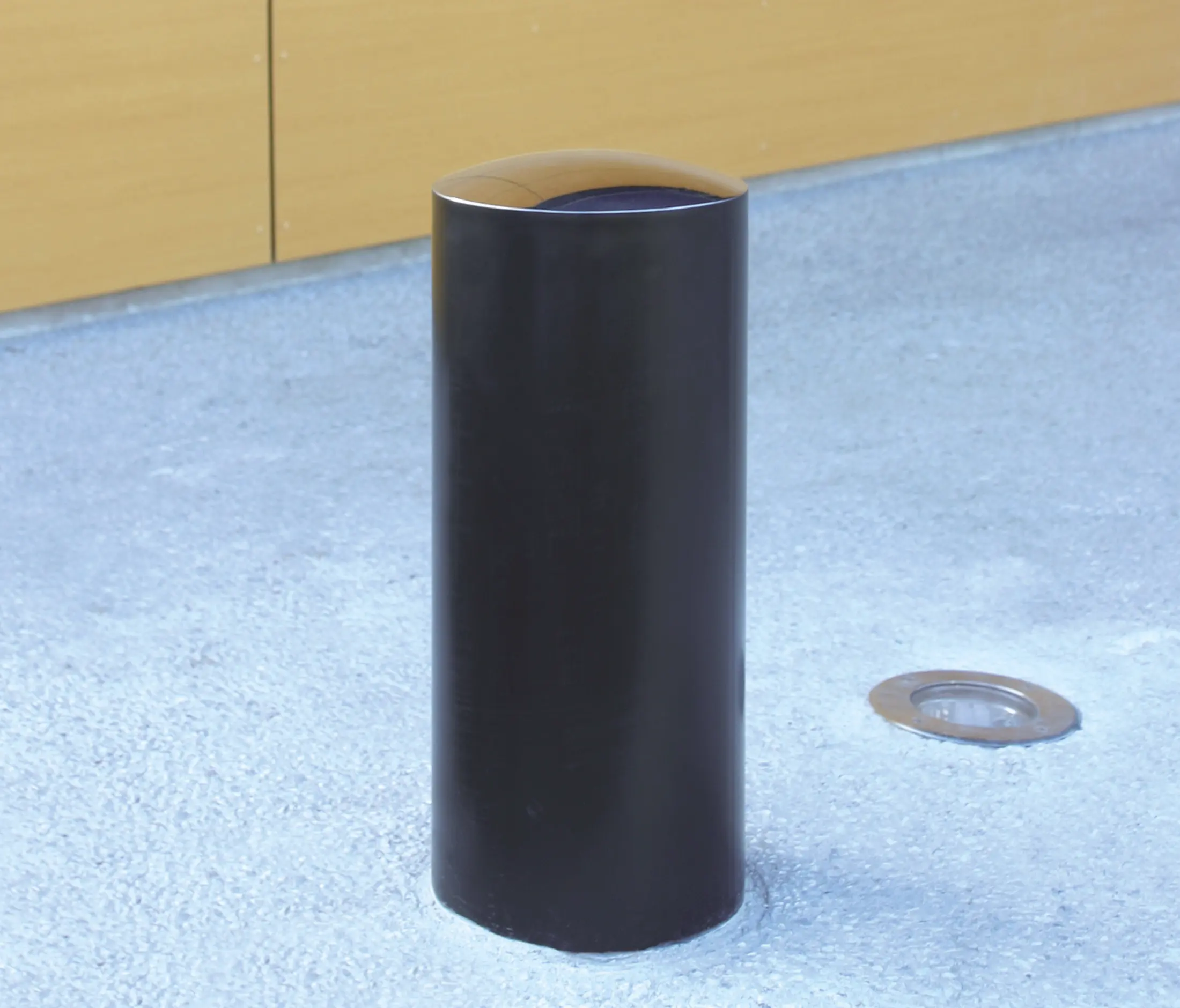 AREA - Zenith Bollard