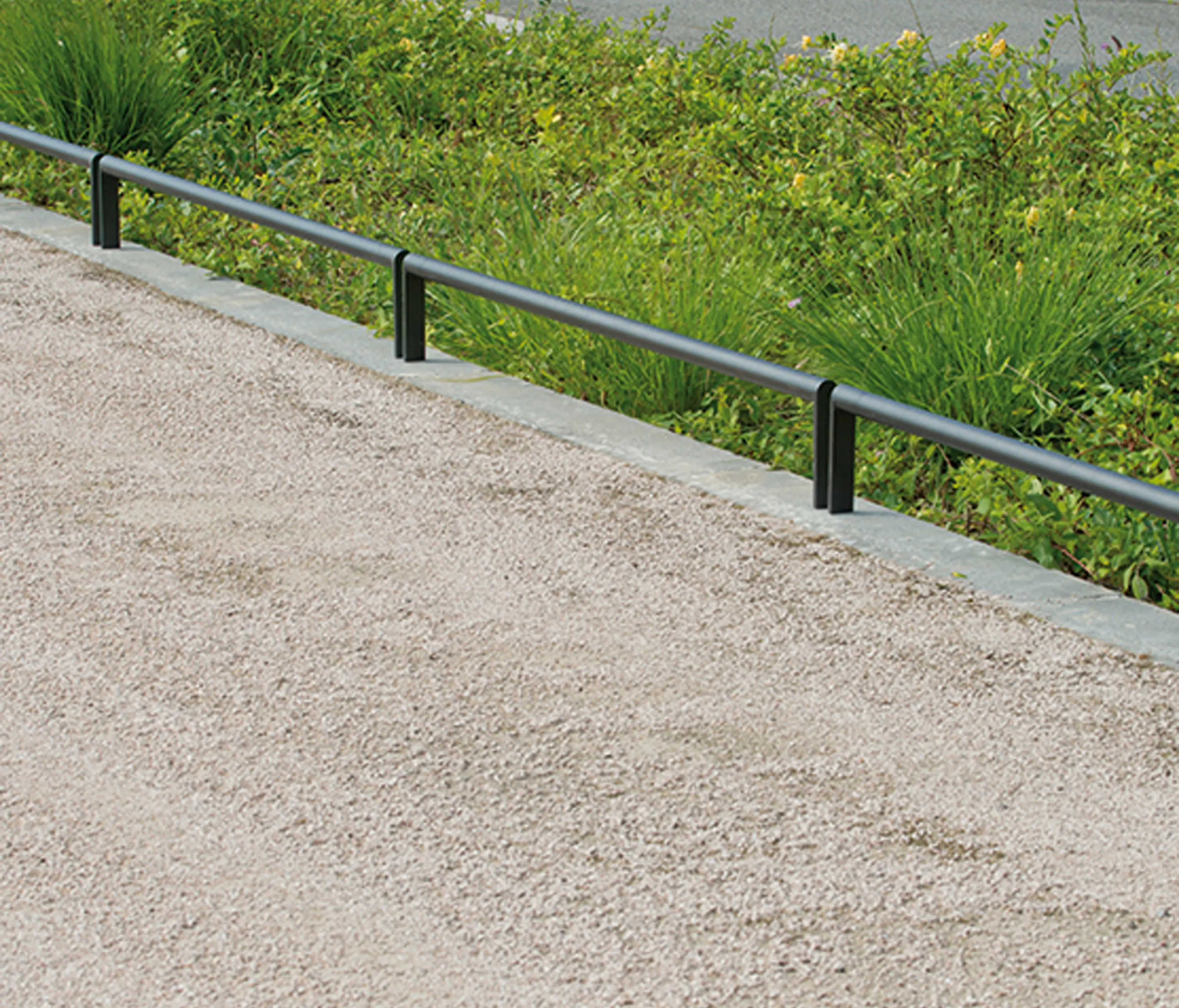 AREA - Zenith Low Rail