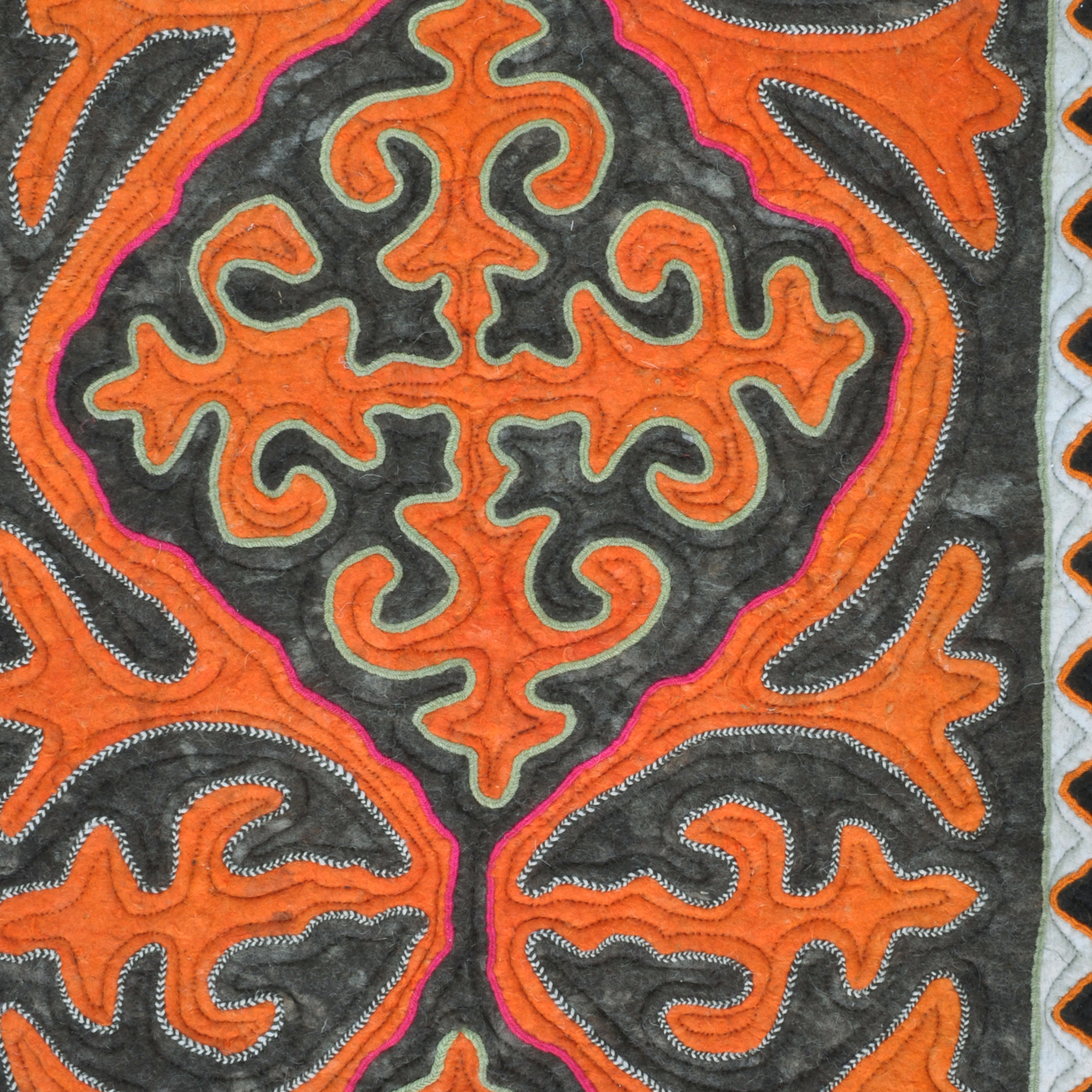 Afficher le produit Burkut du fabricant karpet