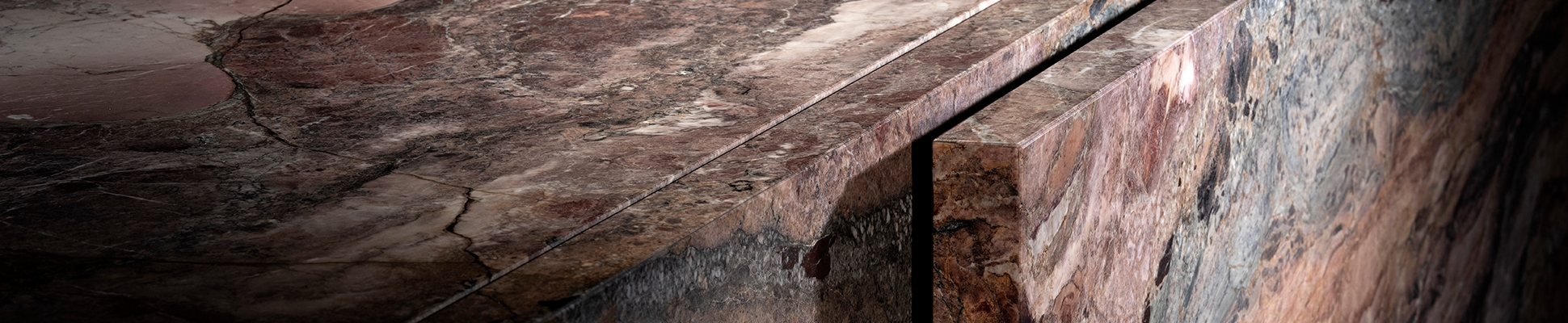 Discover the world of manufacturer HENGE